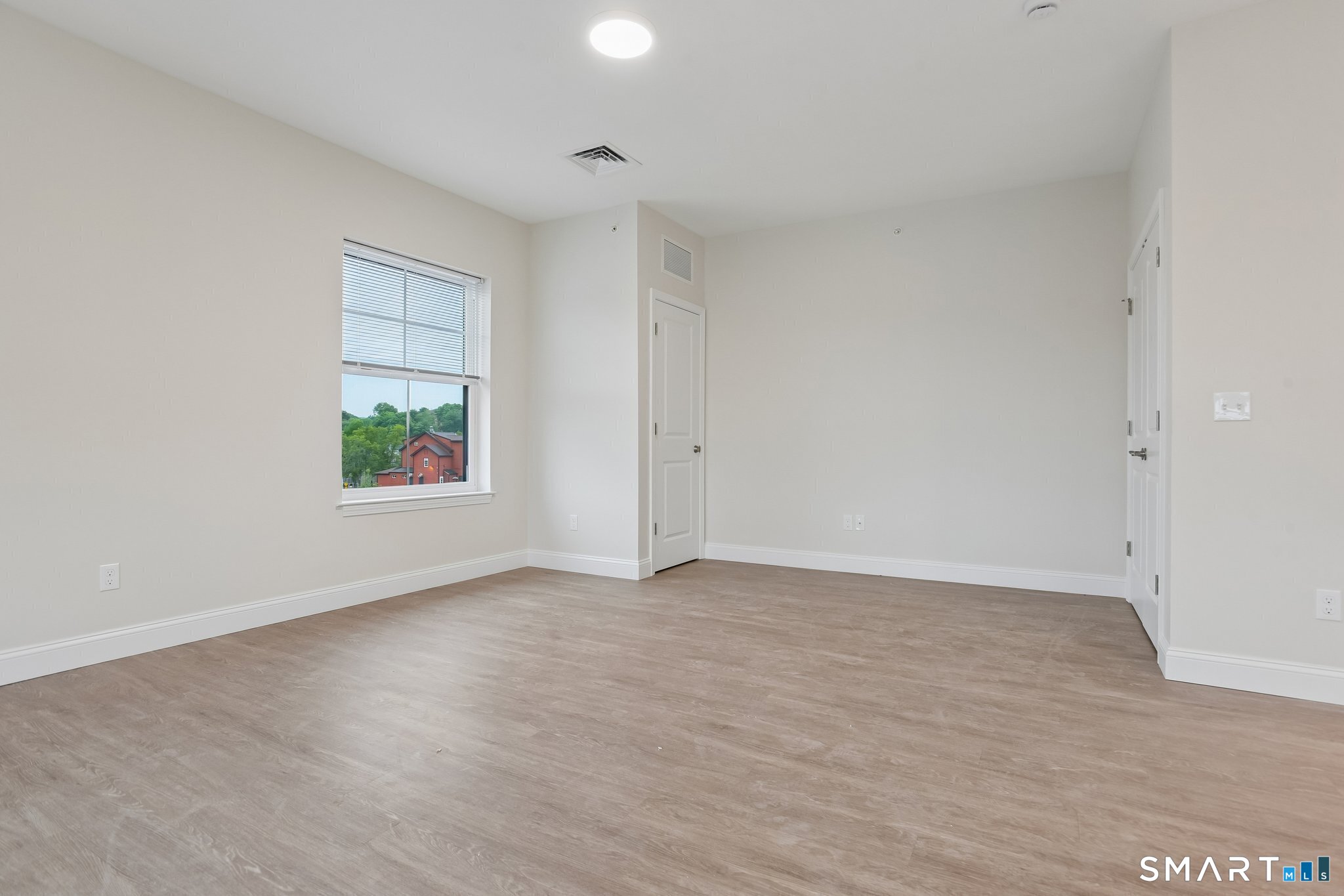 55 Steele 305 Boulevard Property Photo 4
