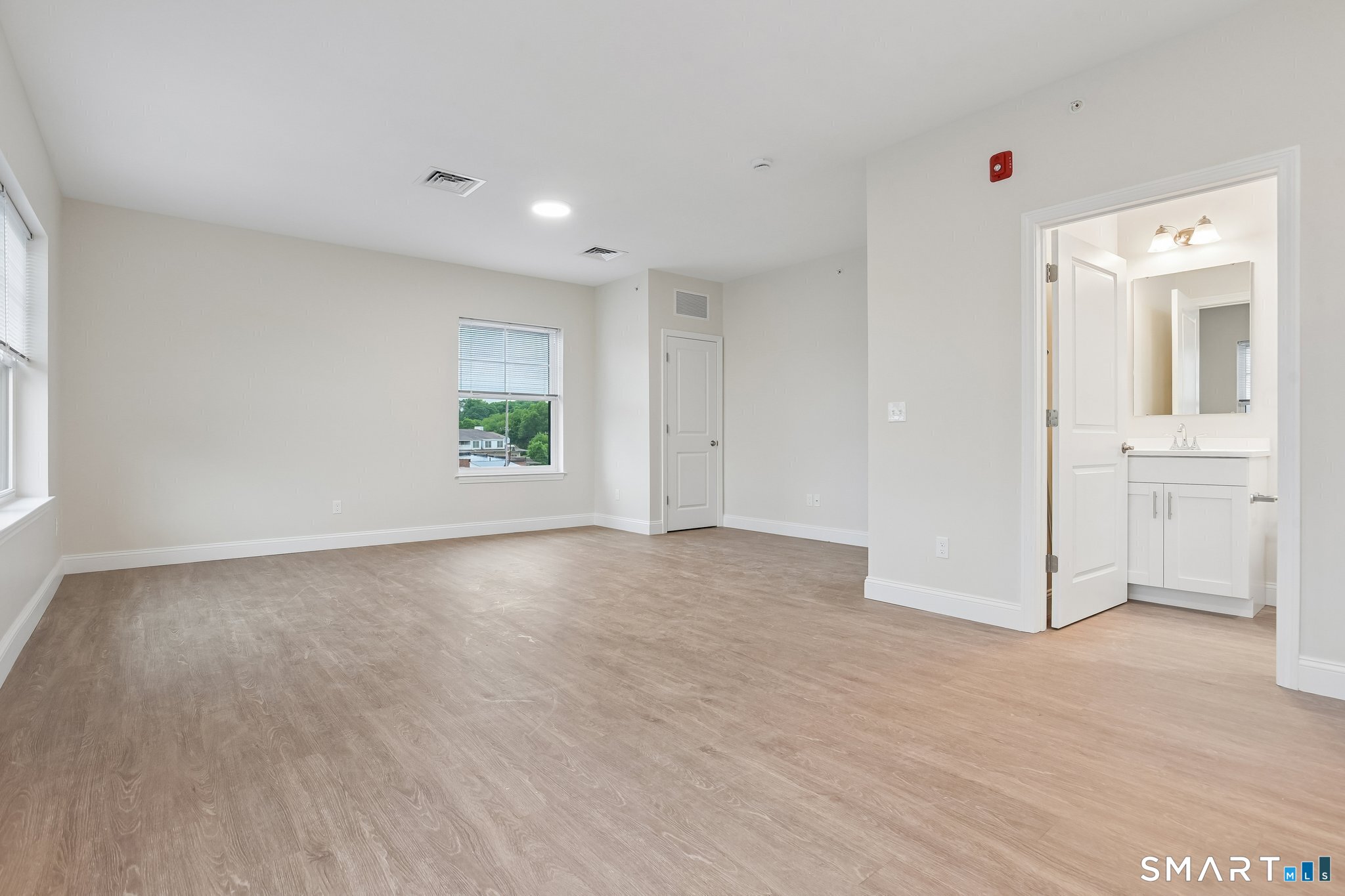 55 Steele 305 Boulevard Property Photo 5