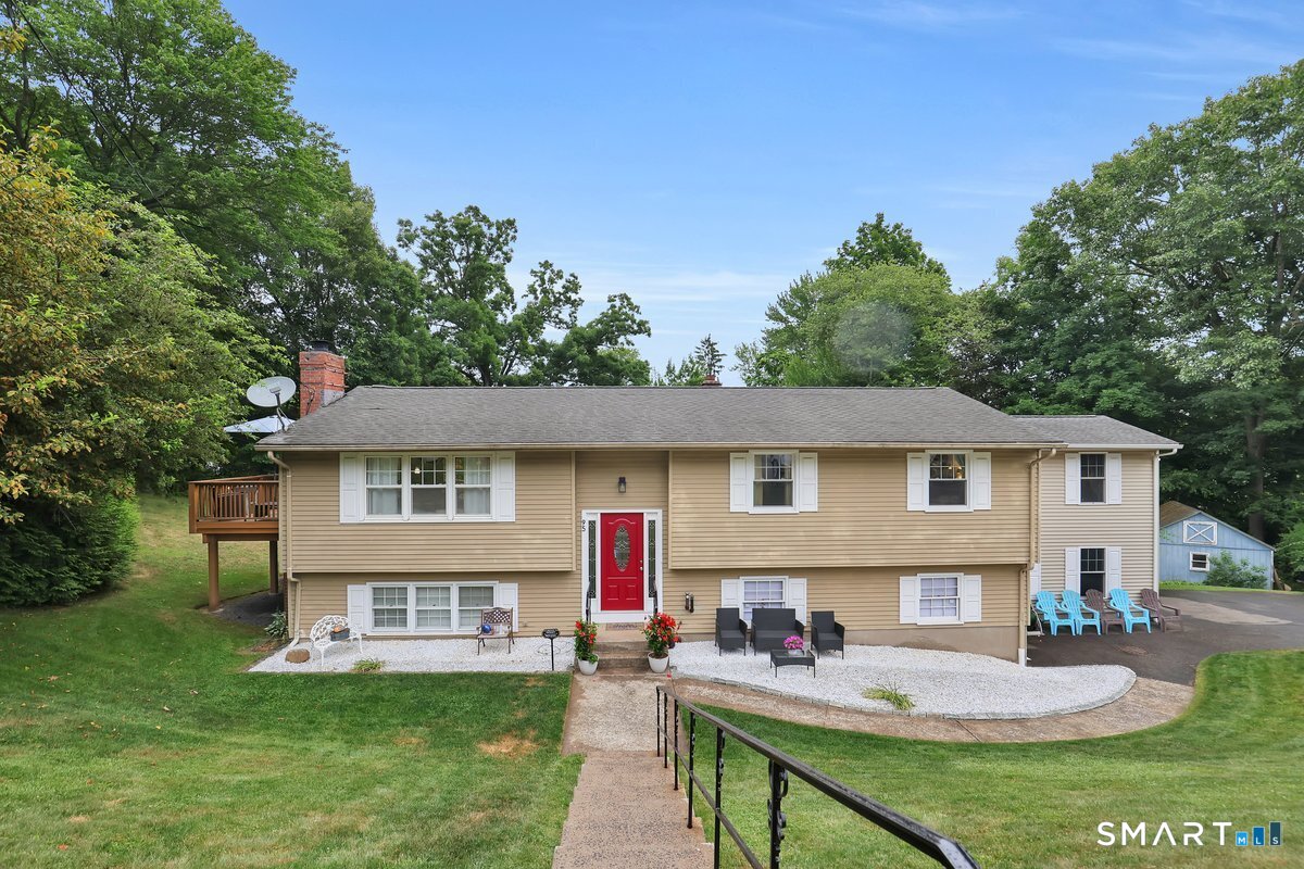 95 Lynn Drive Property Photo 1