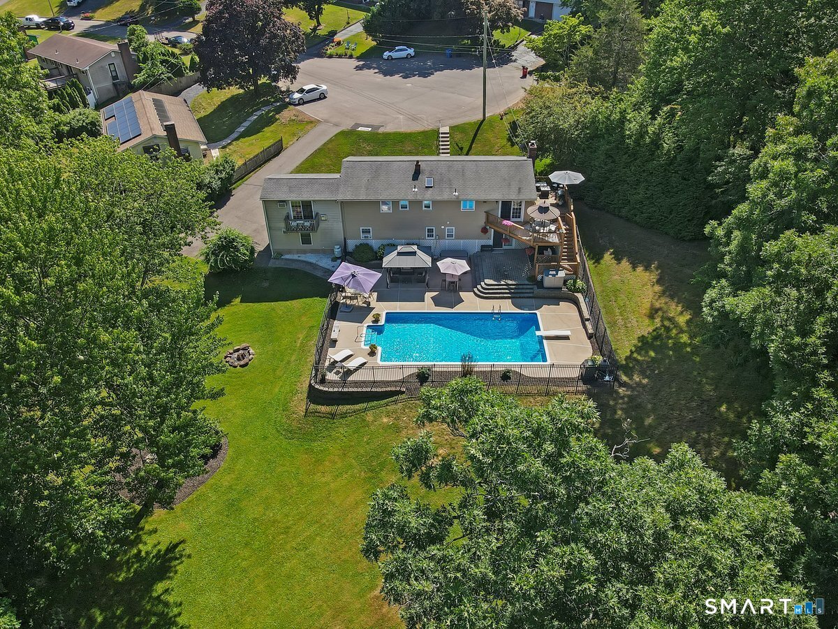 95 Lynn Drive Property Photo 3