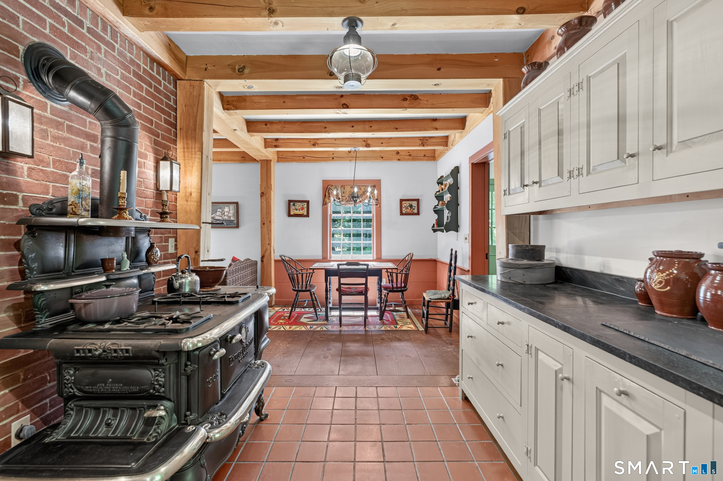 272 Horse Hill Road Property Photo 5