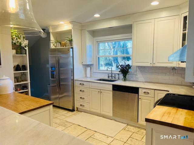 186 Schiller Road Property Photo 9
