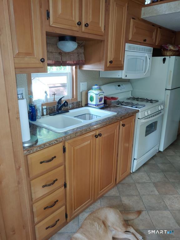 262 Shetucket 98 Turnpike Property Photo 4
