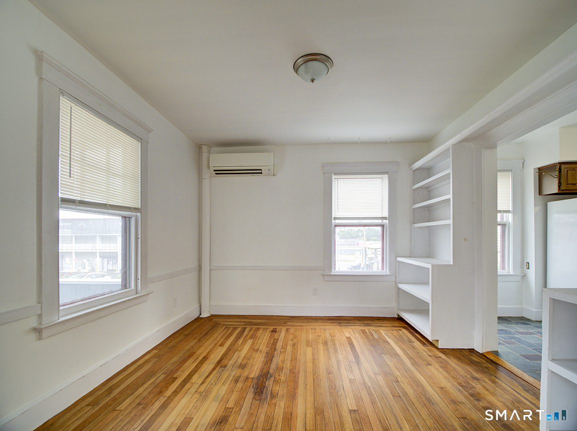 20 Homestead Avenue Property Photo 6
