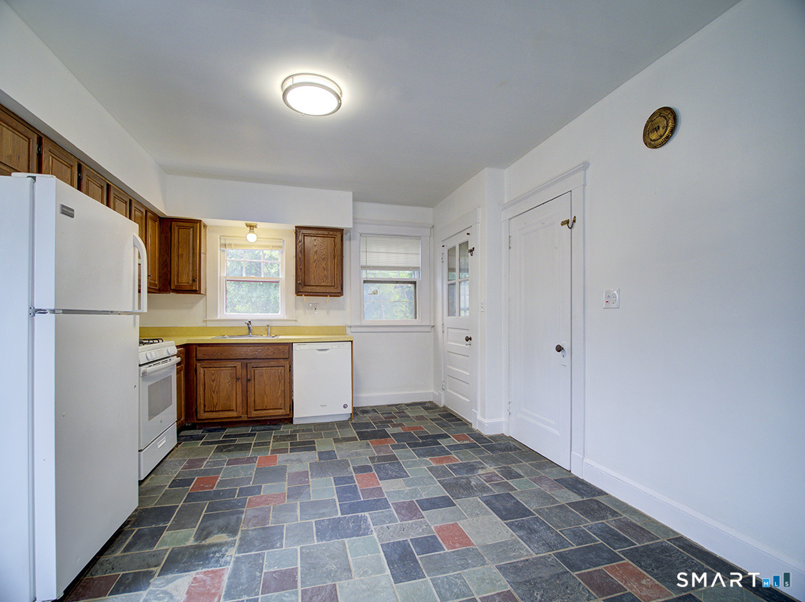 20 Homestead Avenue Property Photo 10