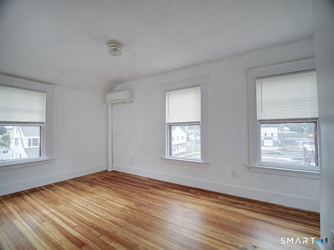 20 Homestead Avenue Property Photo 15