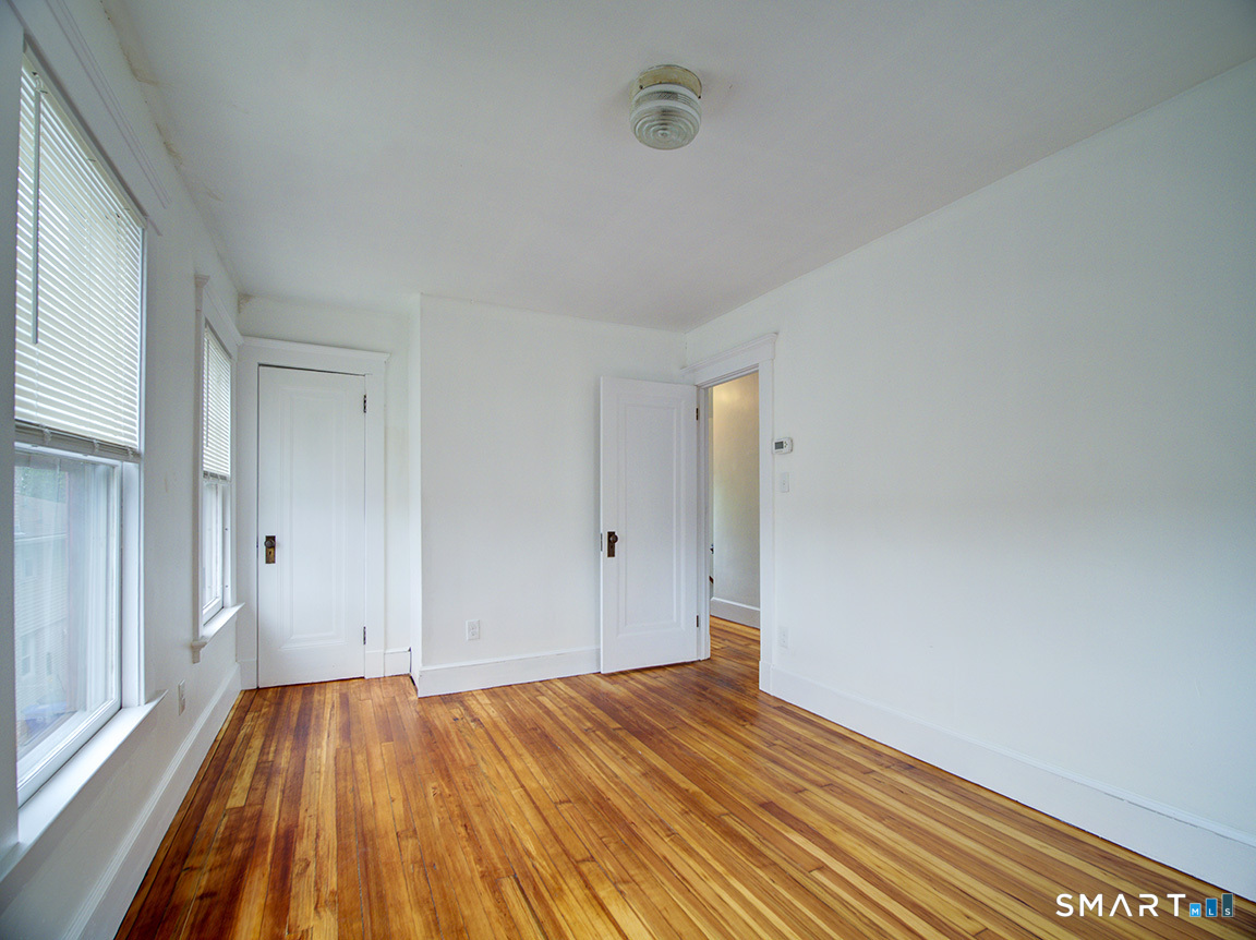 20 Homestead Avenue Property Photo 17