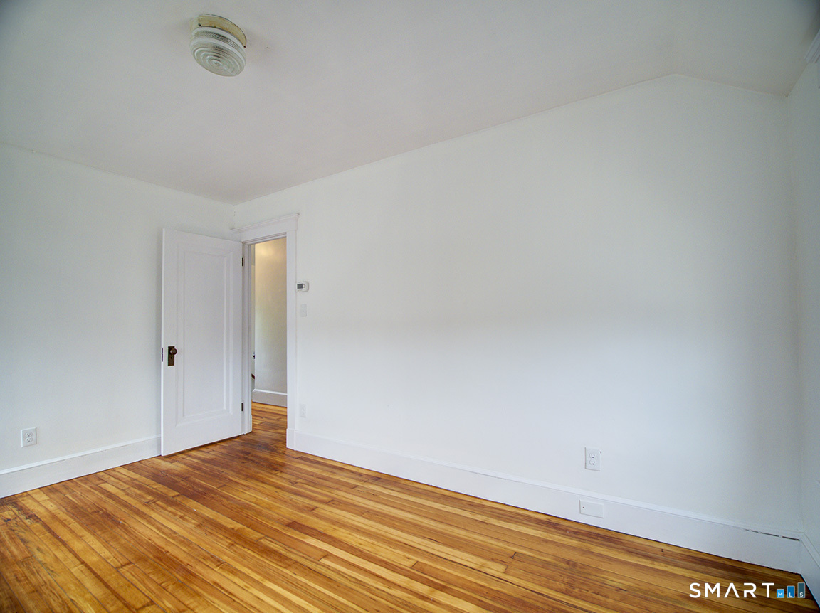 20 Homestead Avenue Property Photo 18