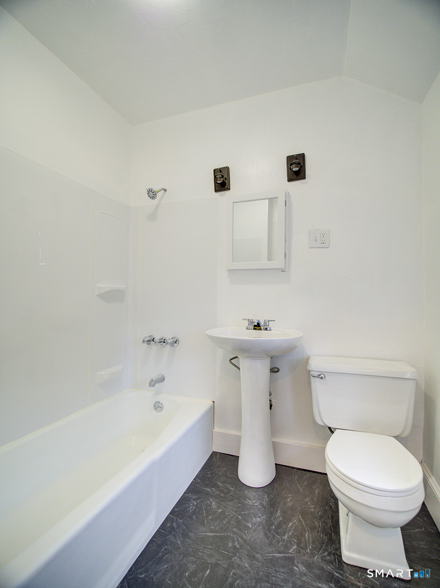 20 Homestead Avenue Property Photo 24