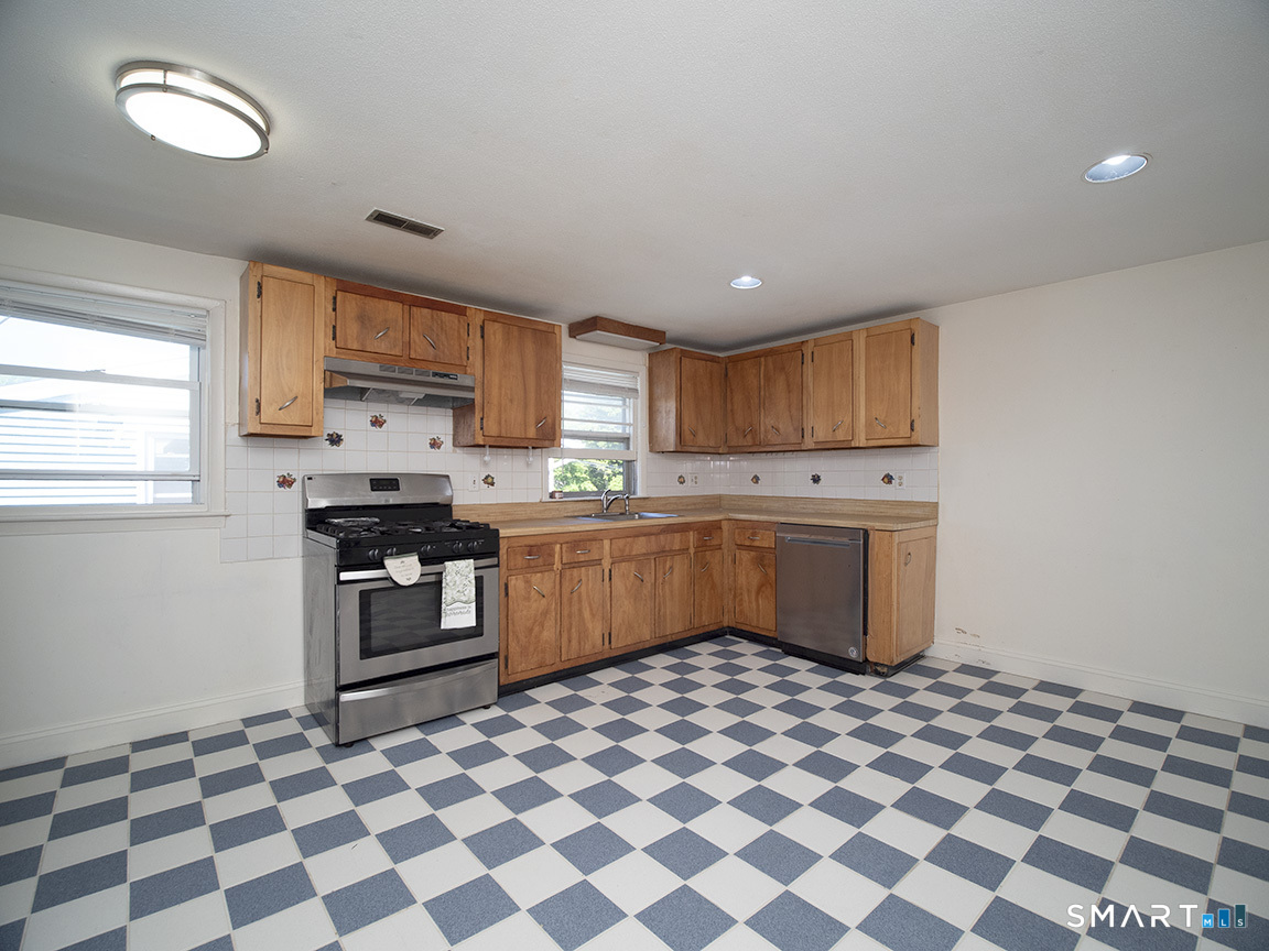 38 Landin 2nd Floor Street Property Photo 5