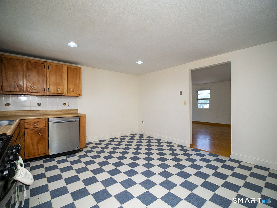 38 Landin 2nd Floor Street Property Photo 8