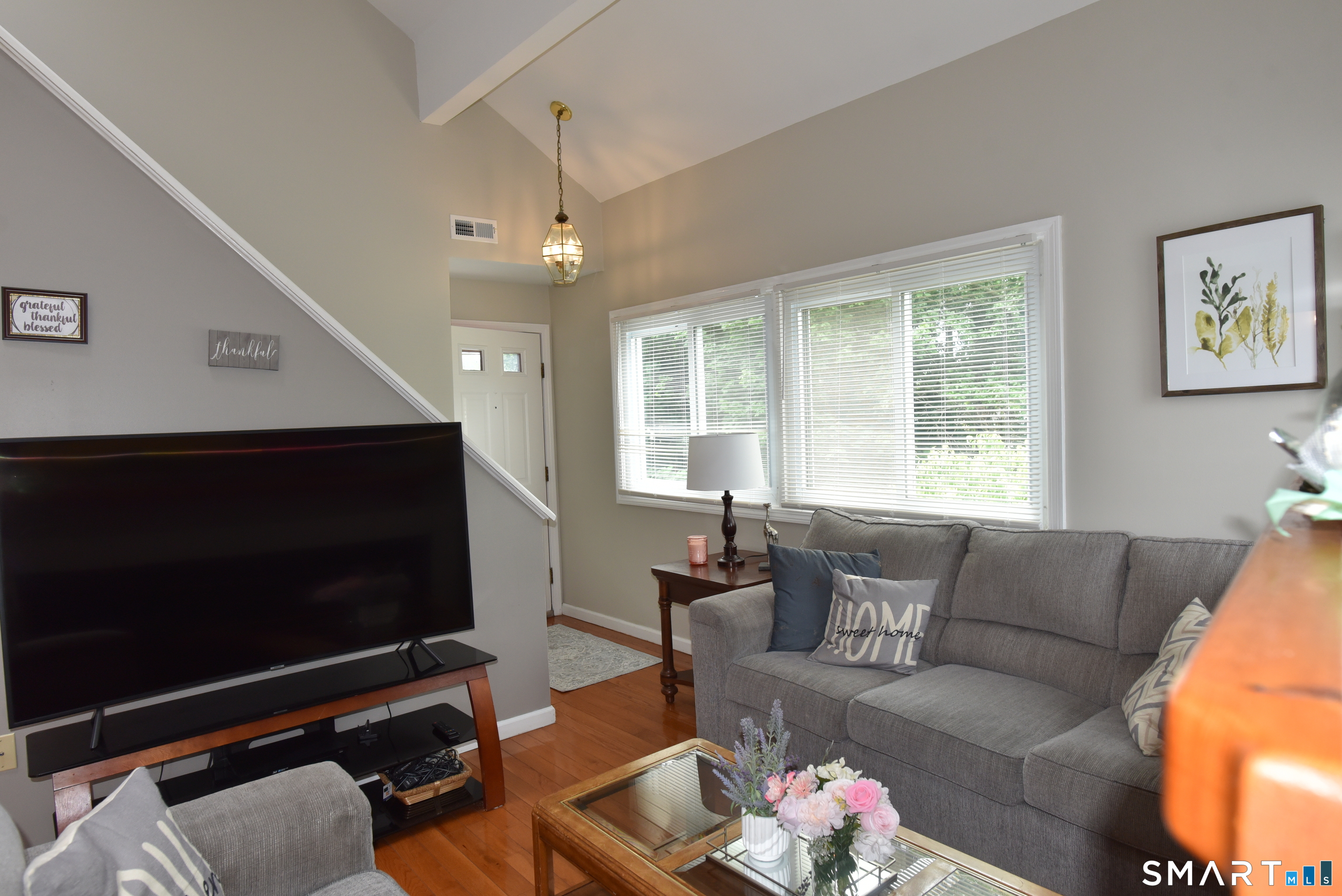 510 Main East 221 Street Property Photo 8