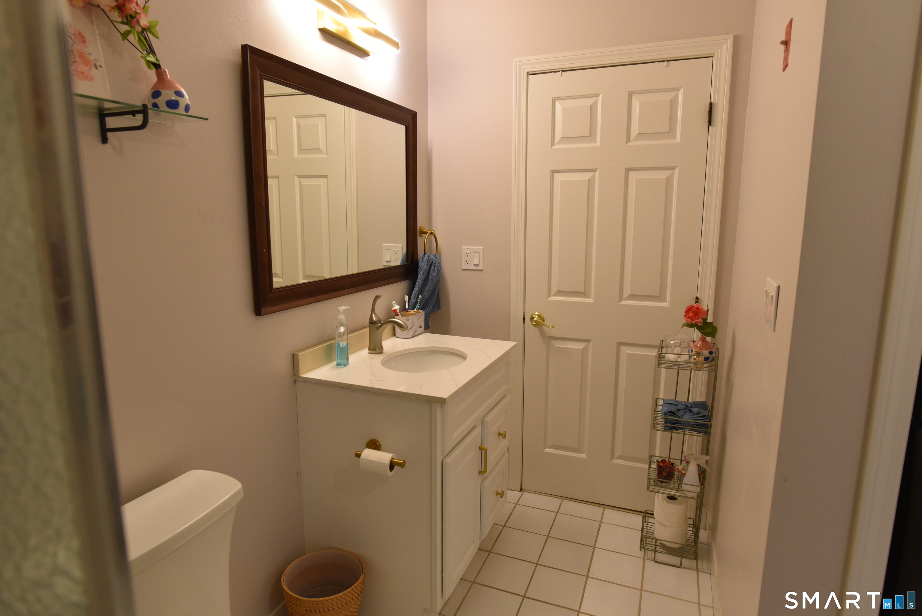 510 Main East 221 Street Property Photo 9