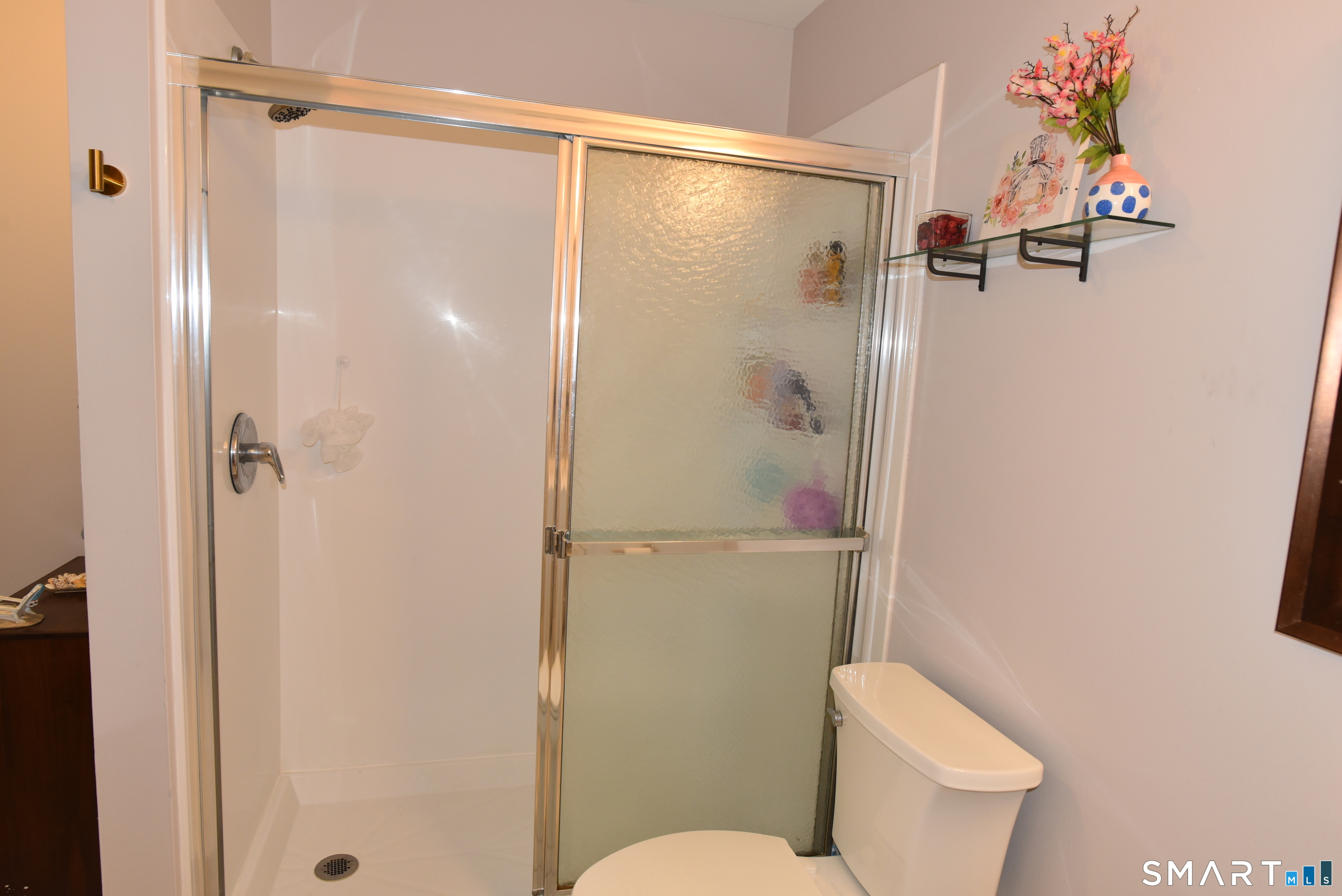 510 Main East 221 Street Property Photo 10