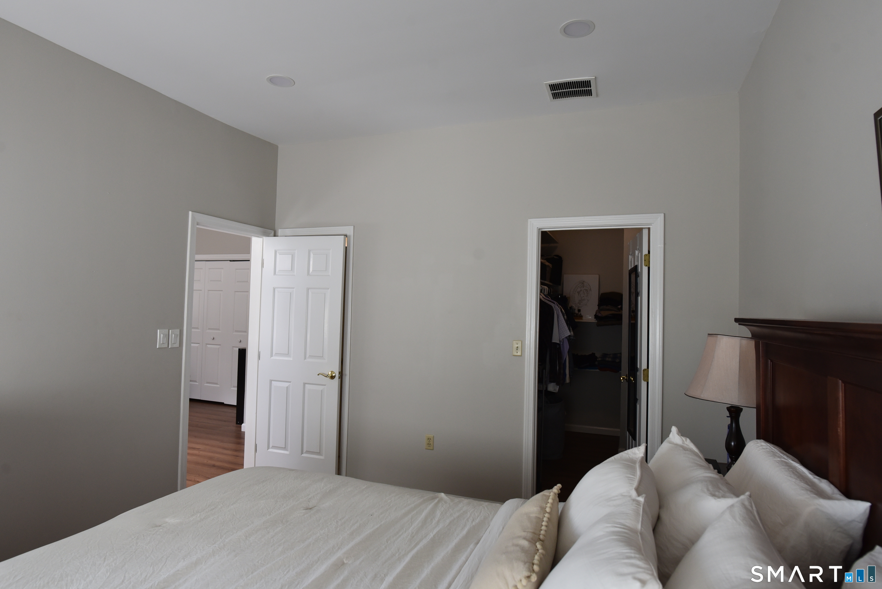 510 Main East 221 Street Property Photo 13