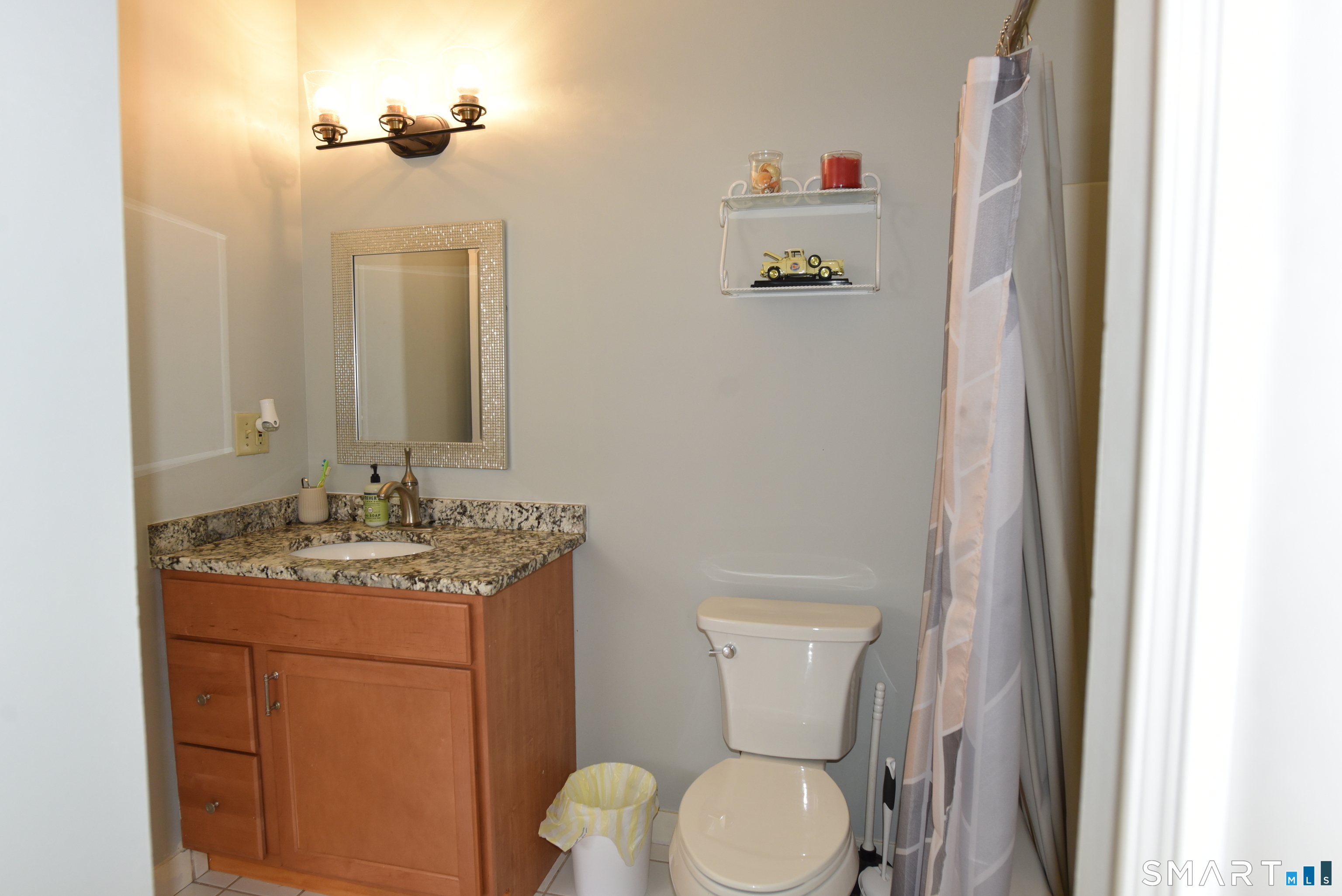 510 Main East 221 Street Property Photo 14