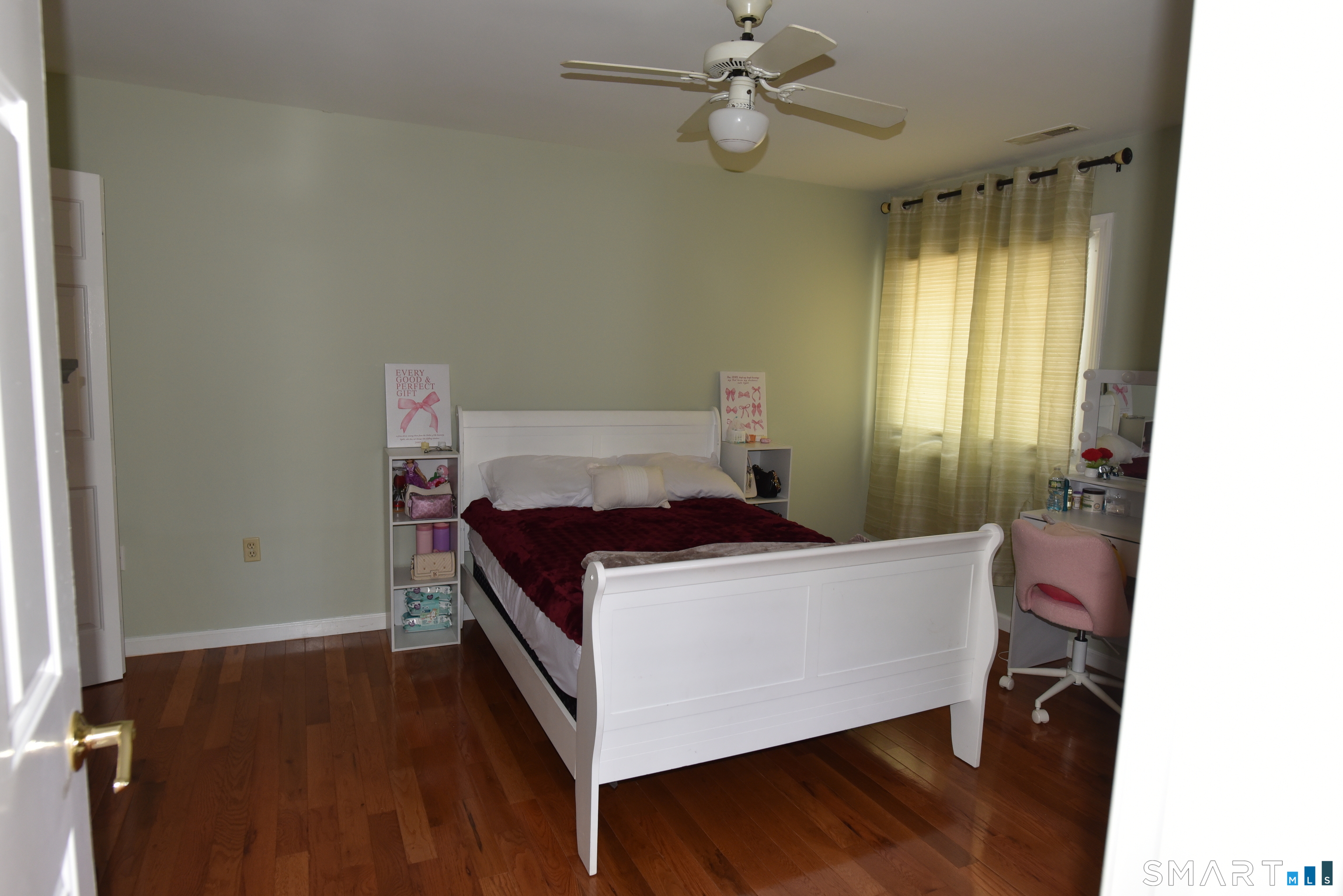 510 Main East 221 Street Property Photo 16