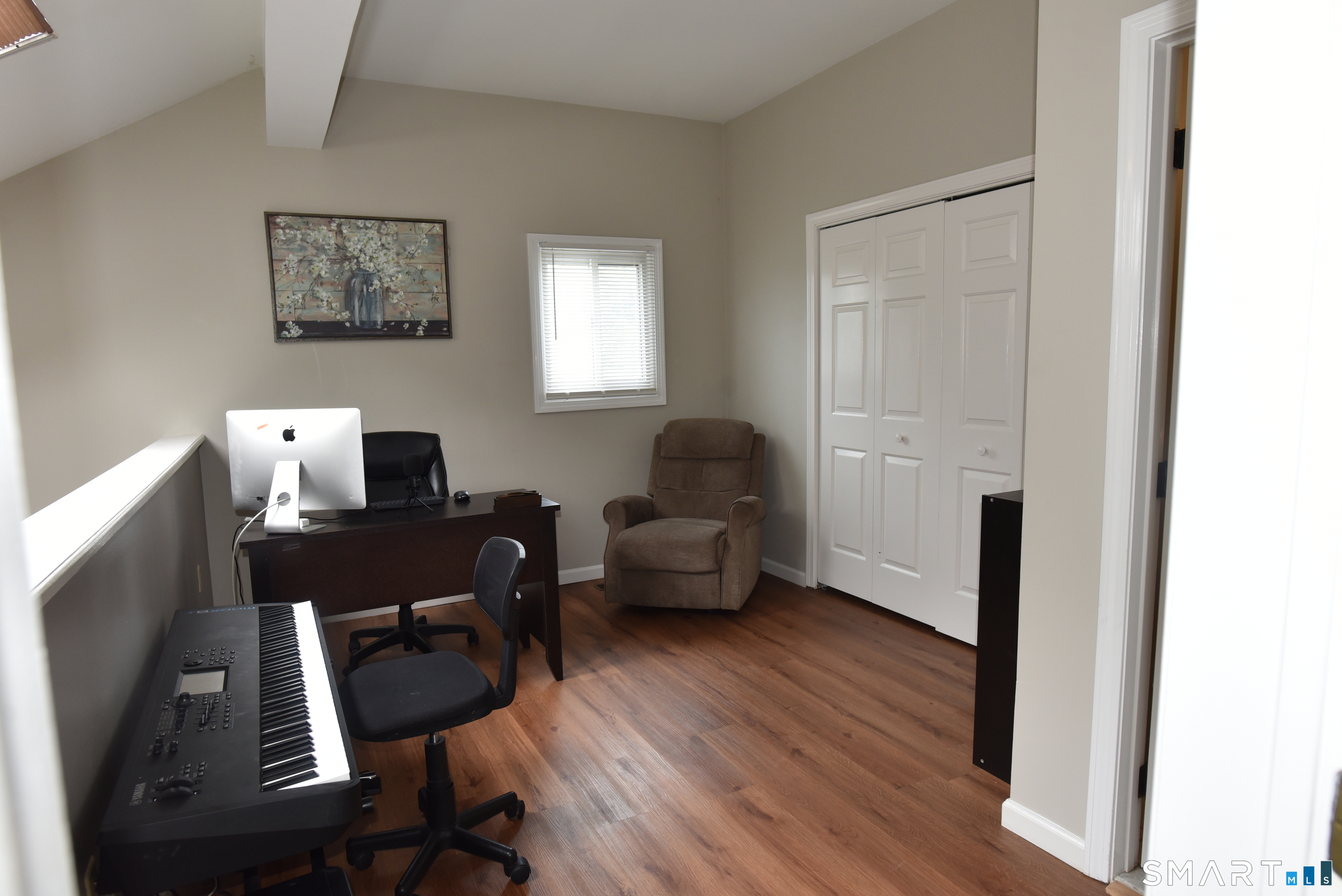 510 Main East 221 Street Property Photo 20