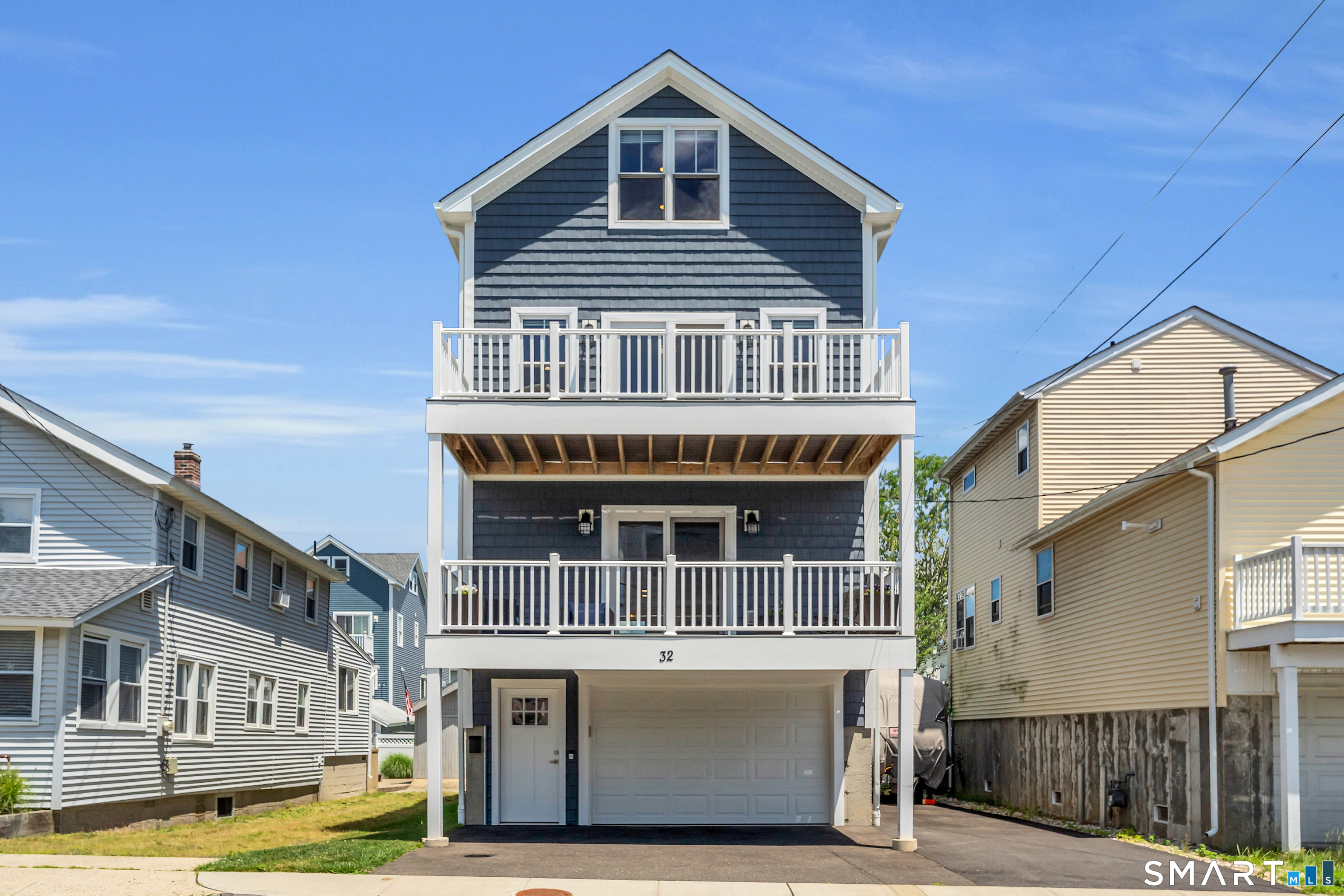 32 Deerfield Avenue Property Photo 1