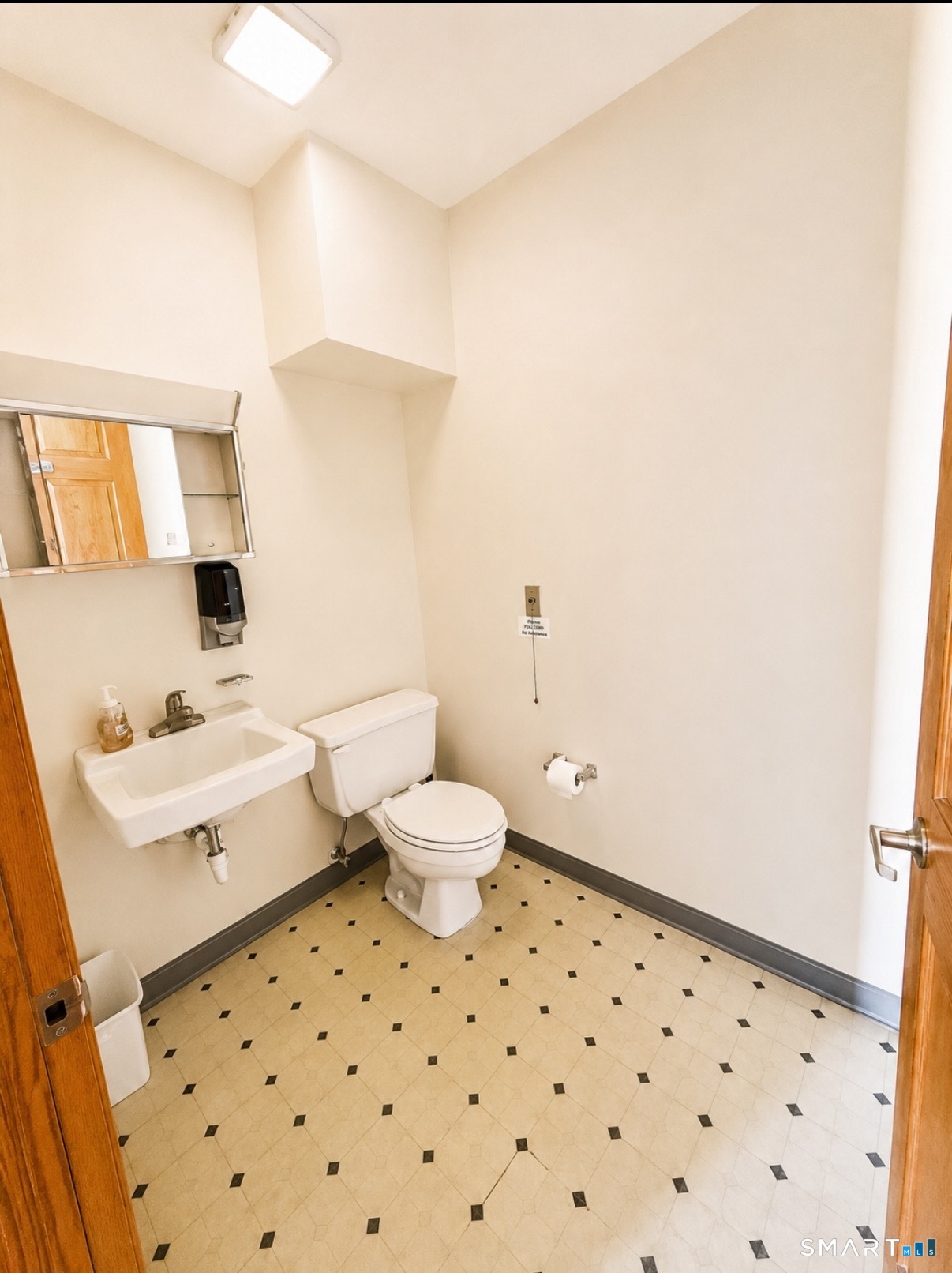 384 Merrow A-c Road Property Photo 6