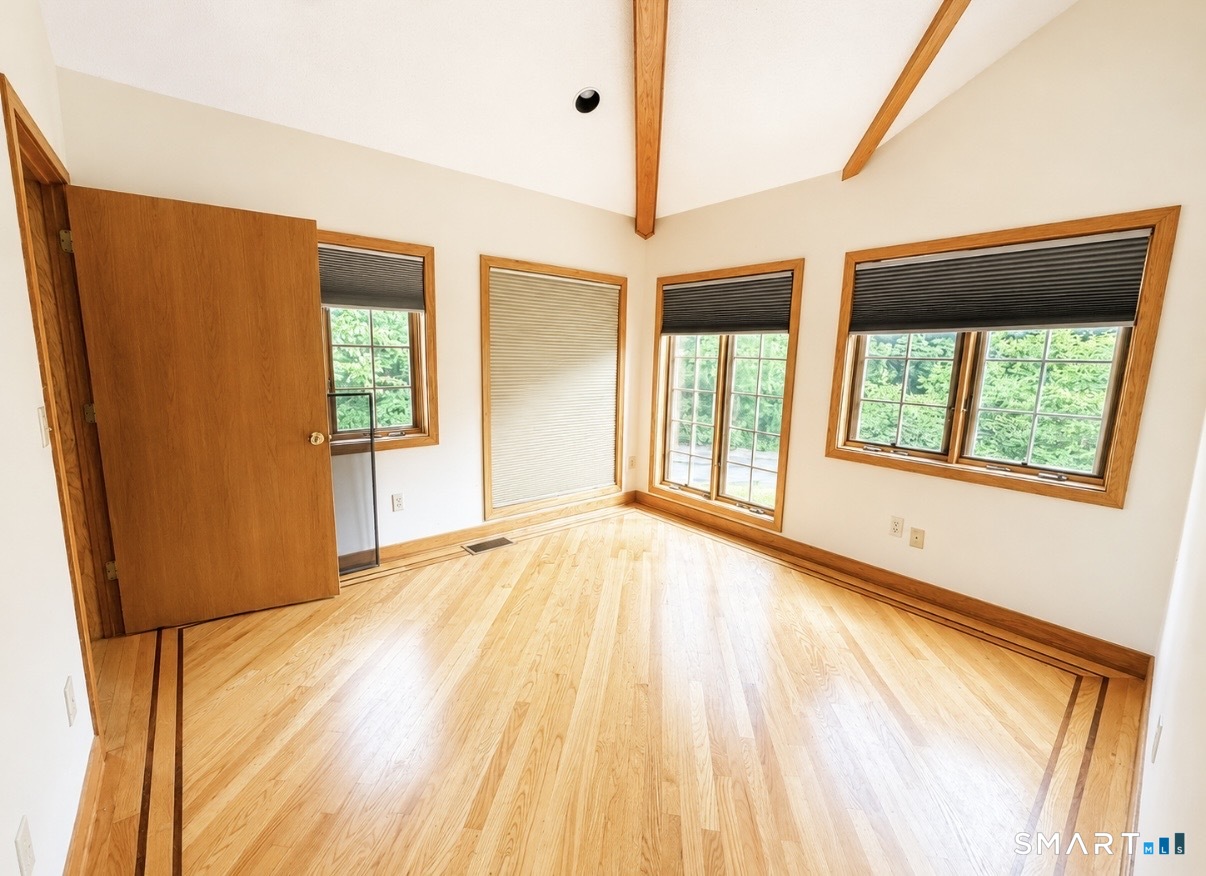 384 Merrow A-c Road Property Photo 7