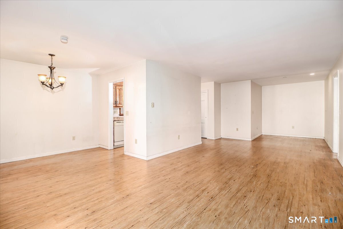 136 Deer Hill B12 Avenue Property Photo 2