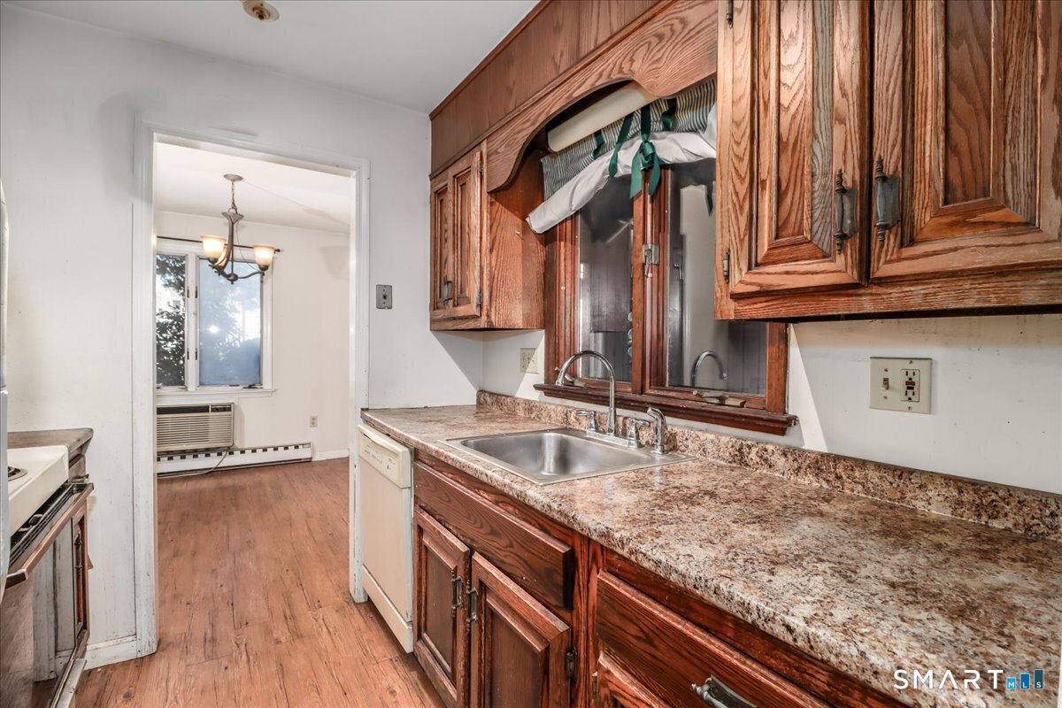 136 Deer Hill B12 Avenue Property Photo 6