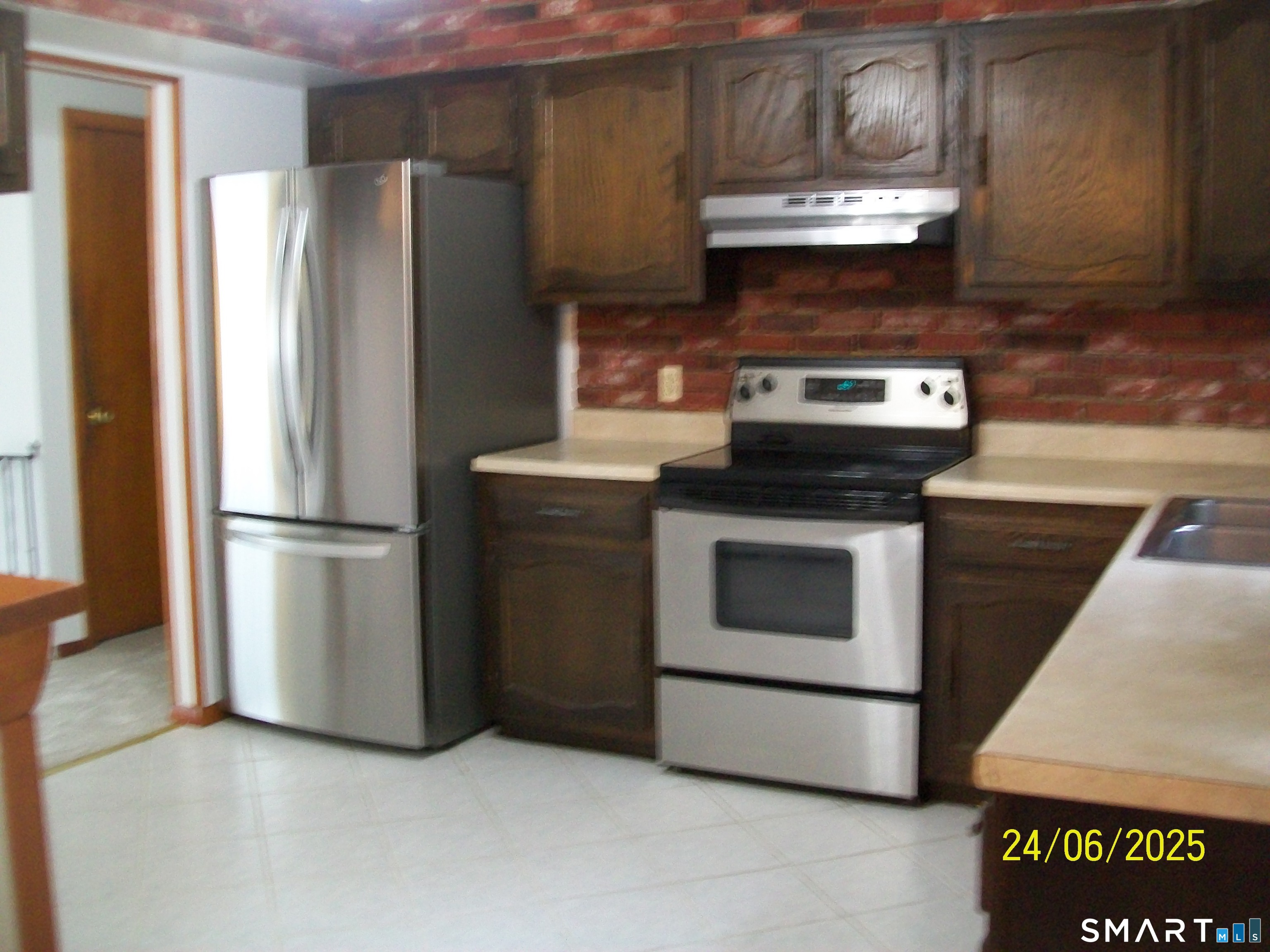 24187281 Property Photo 4