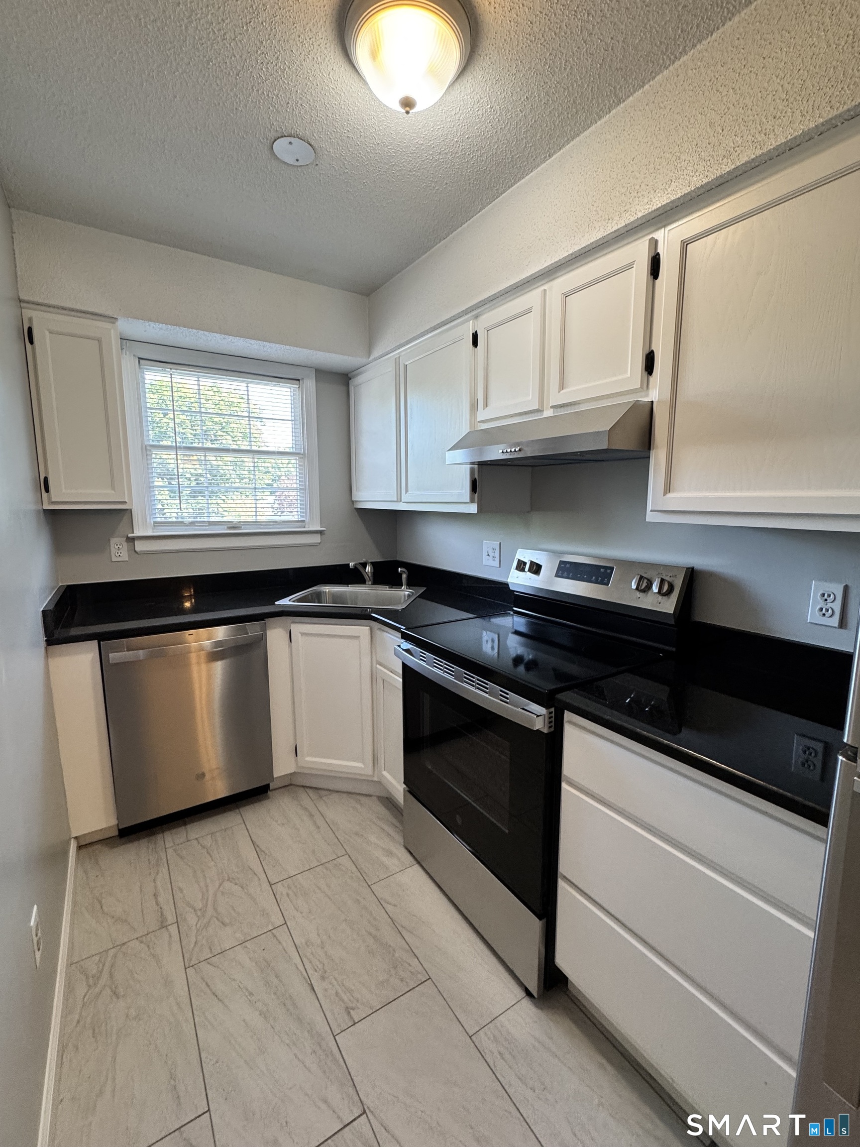 2 Concorde B2 Way Property Photo 2