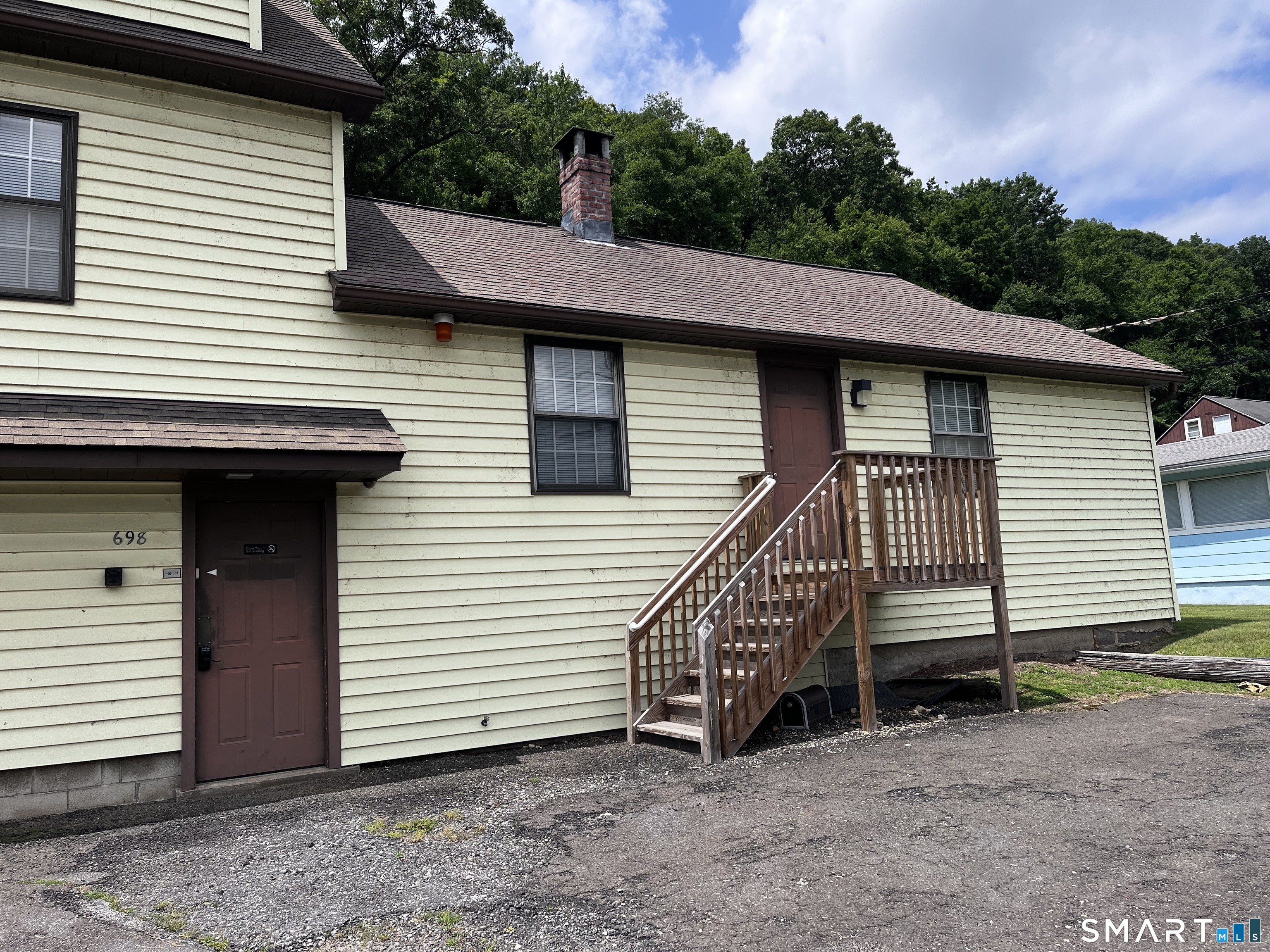 698a Derby Avenue Property Photo 3
