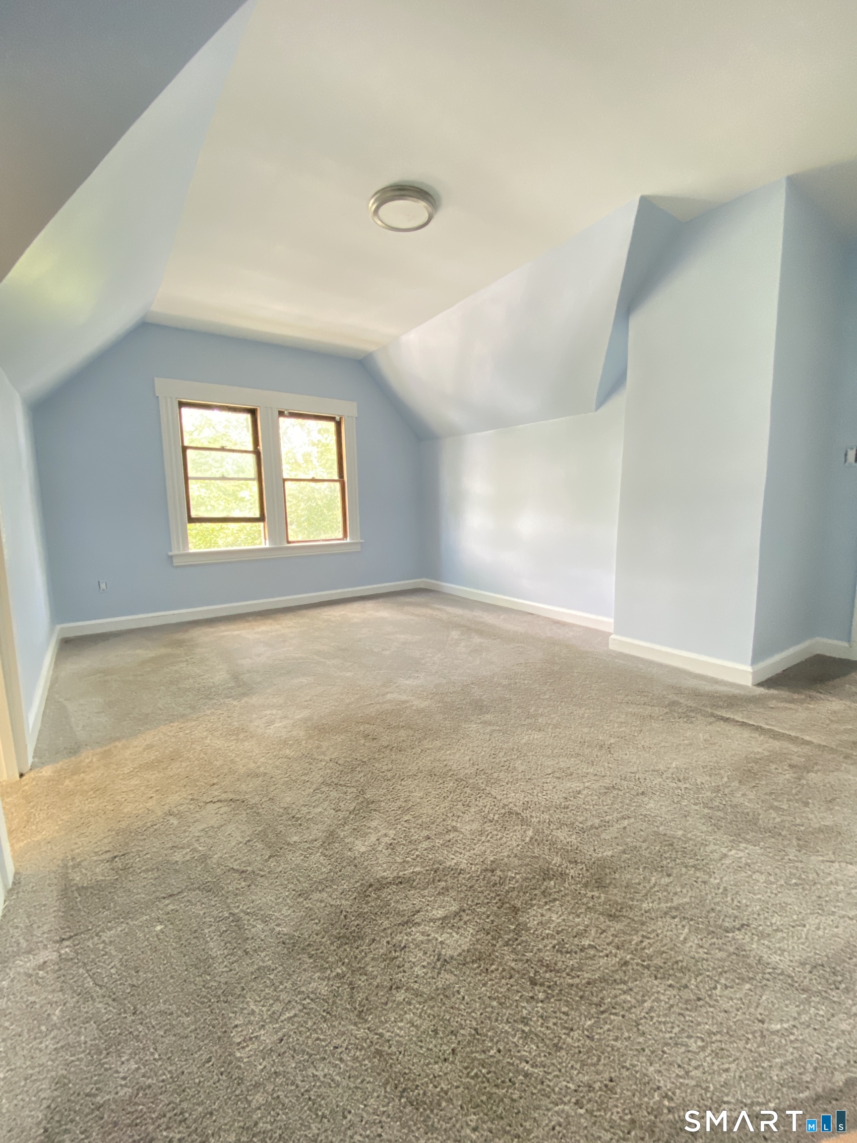 550 Laurel Avenue Property Photo 8