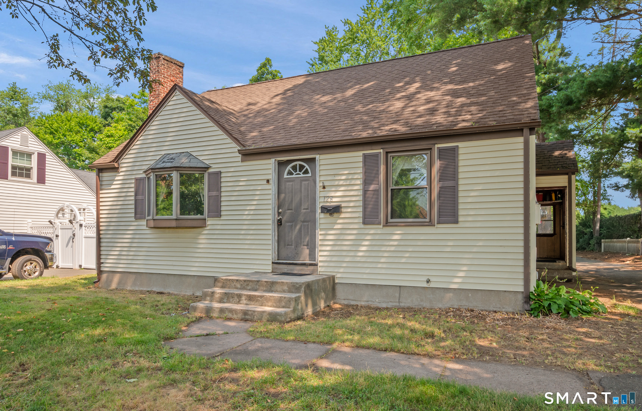 128 Capen Street Property Photo 1