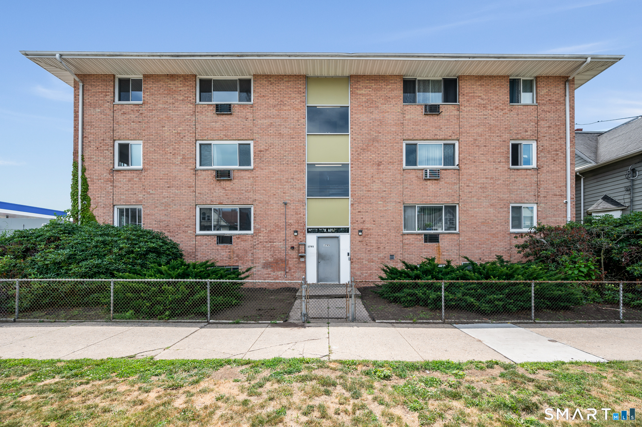 1795 North Avenue Property Photo 2