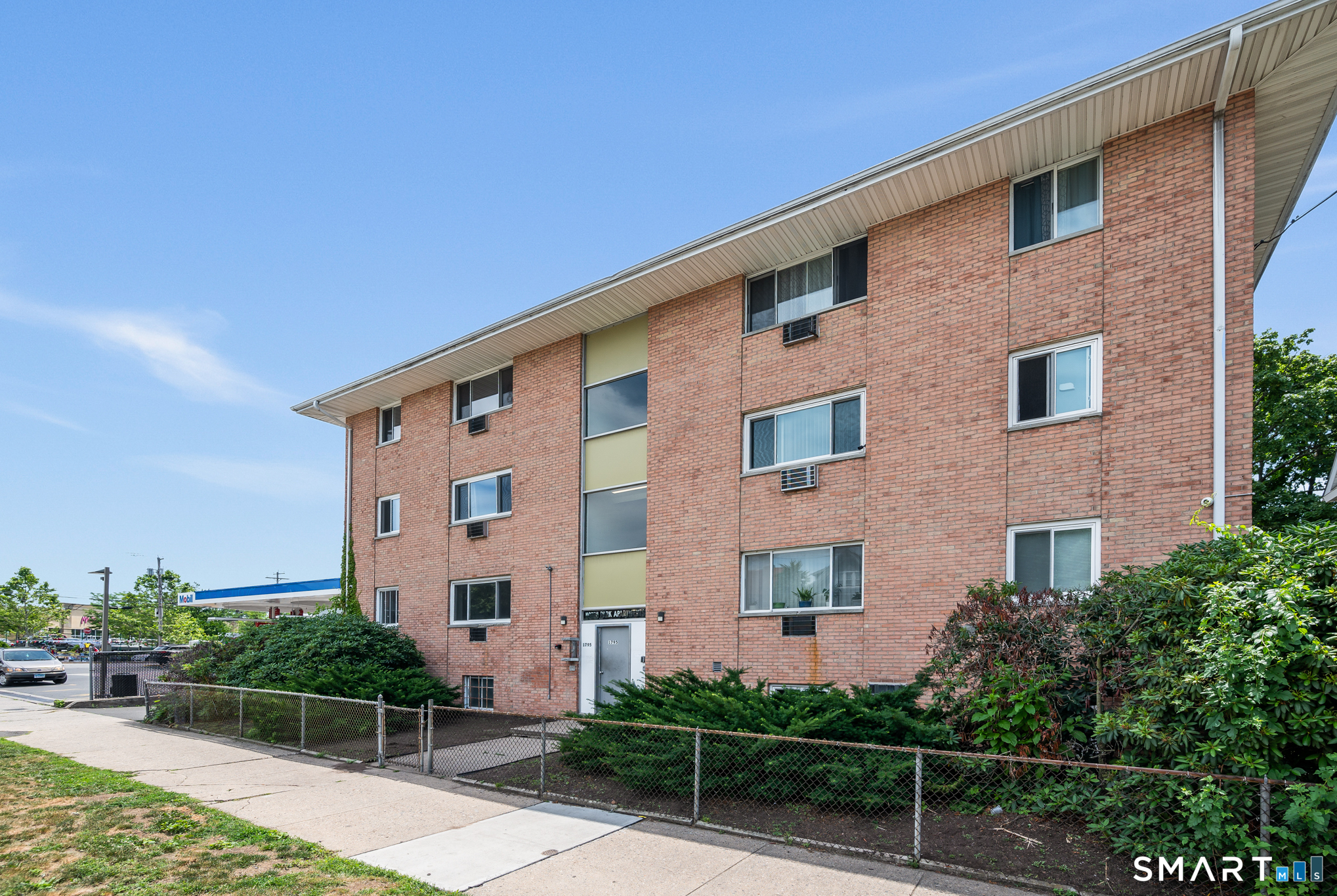 1795 North Avenue Property Photo 3