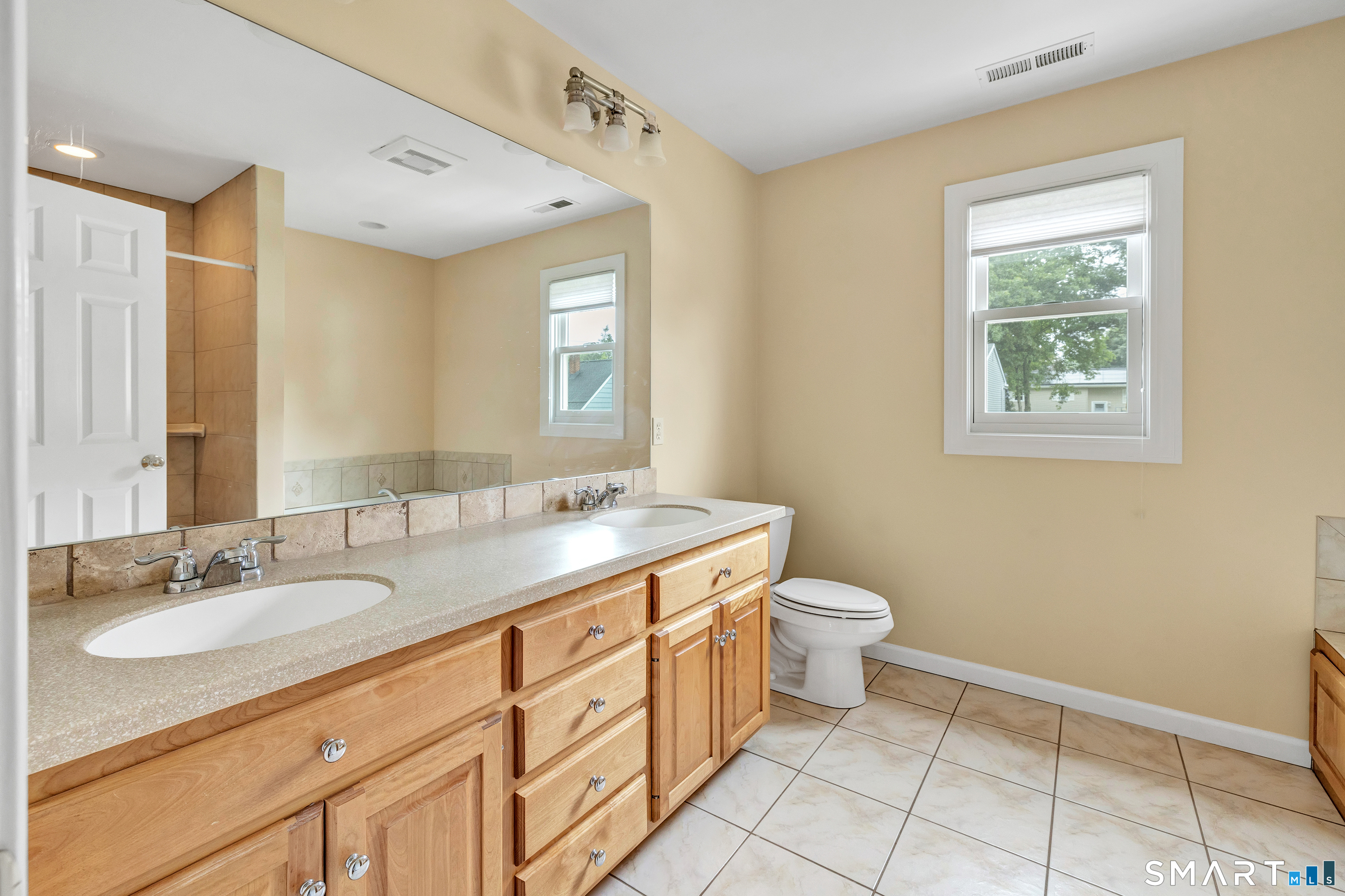 36 Pawtucket Avenue Property Photo 24