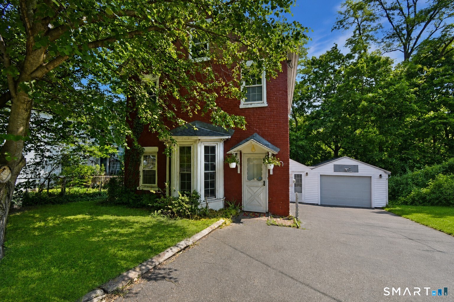 286 Bloomfield Avenue Property Photo 1