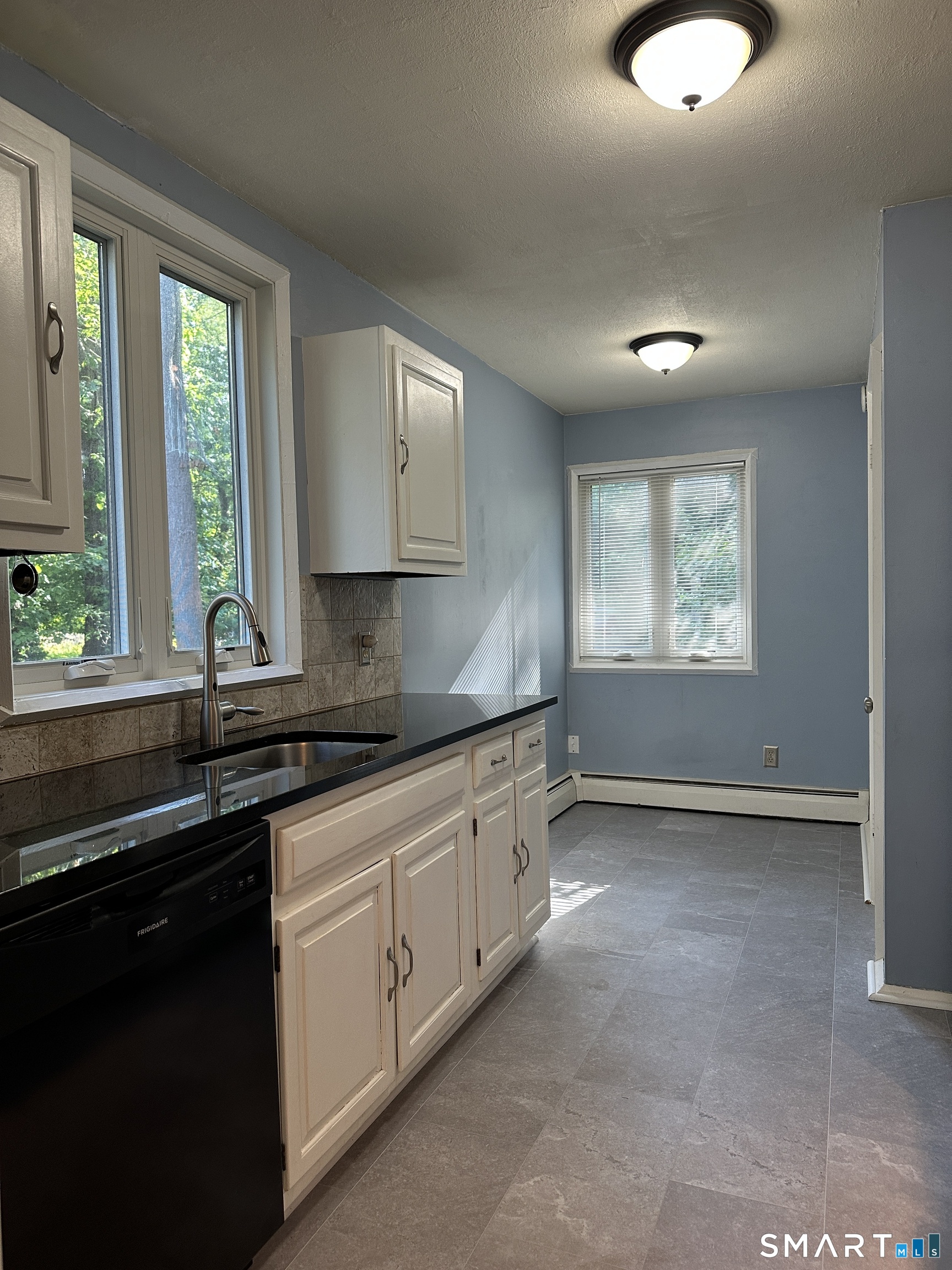7 Staunton F Court Property Photo 5