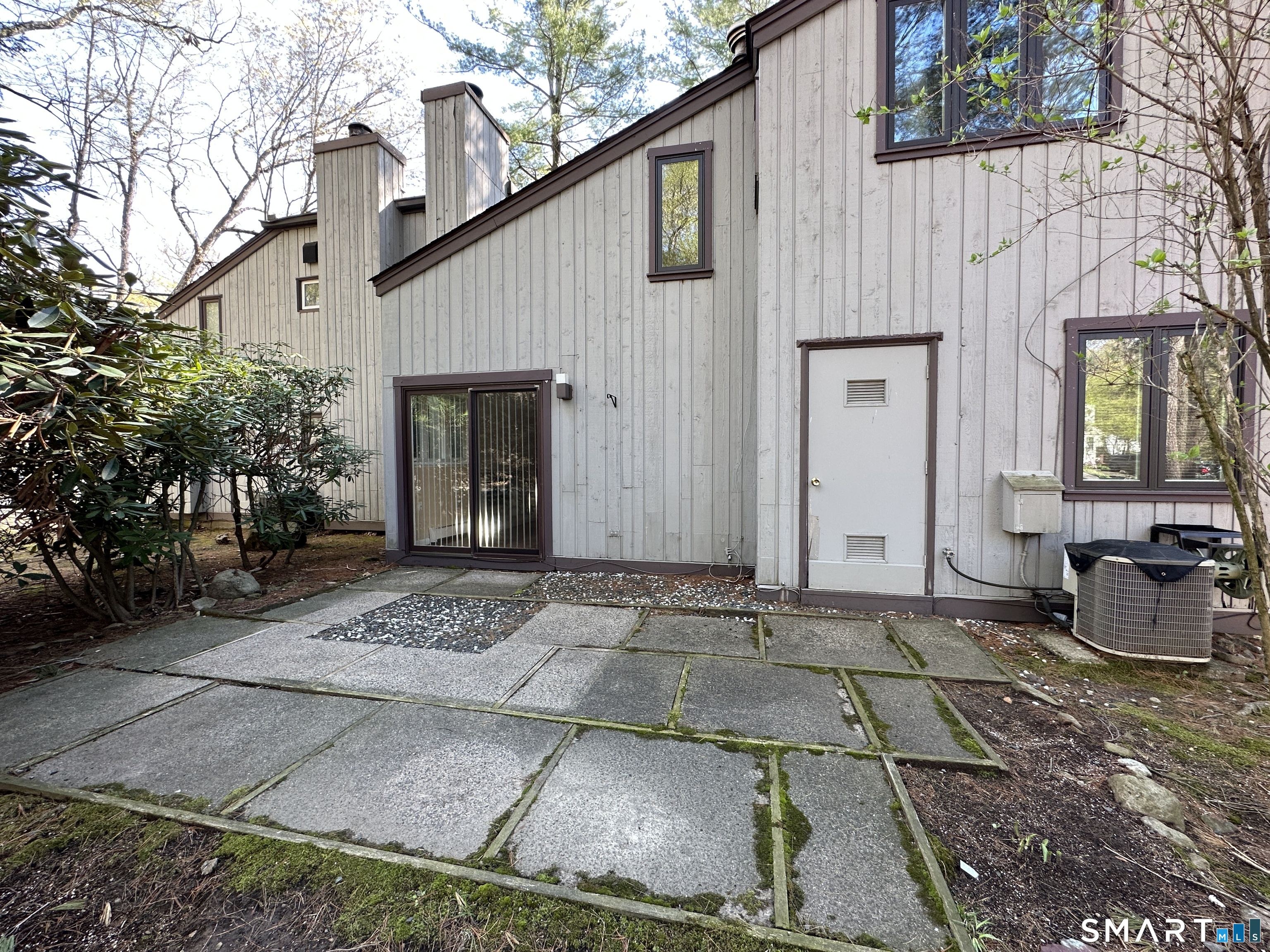 7 Staunton F Court Property Photo 10