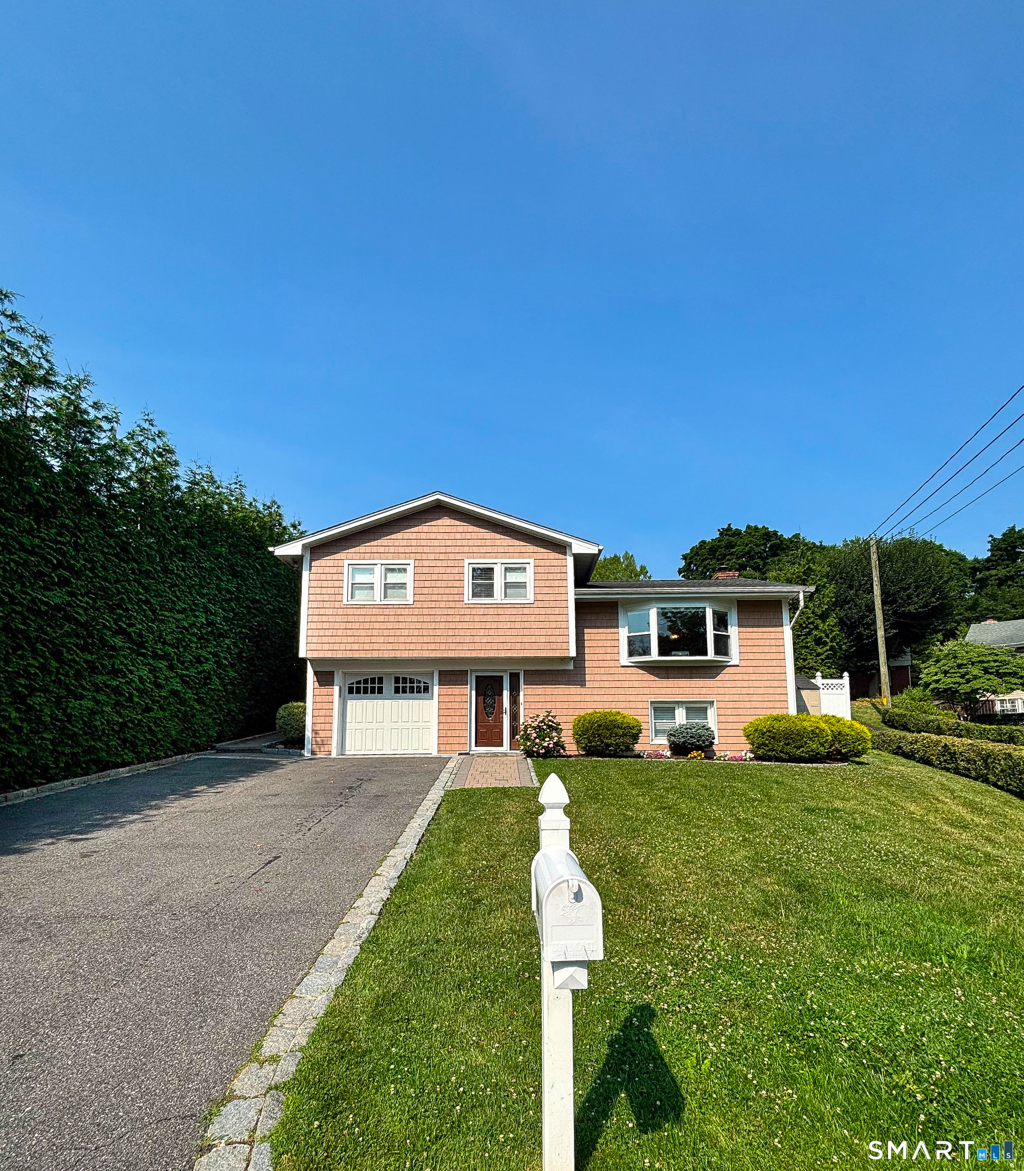 120 Pilgrim Drive Property Photo 1