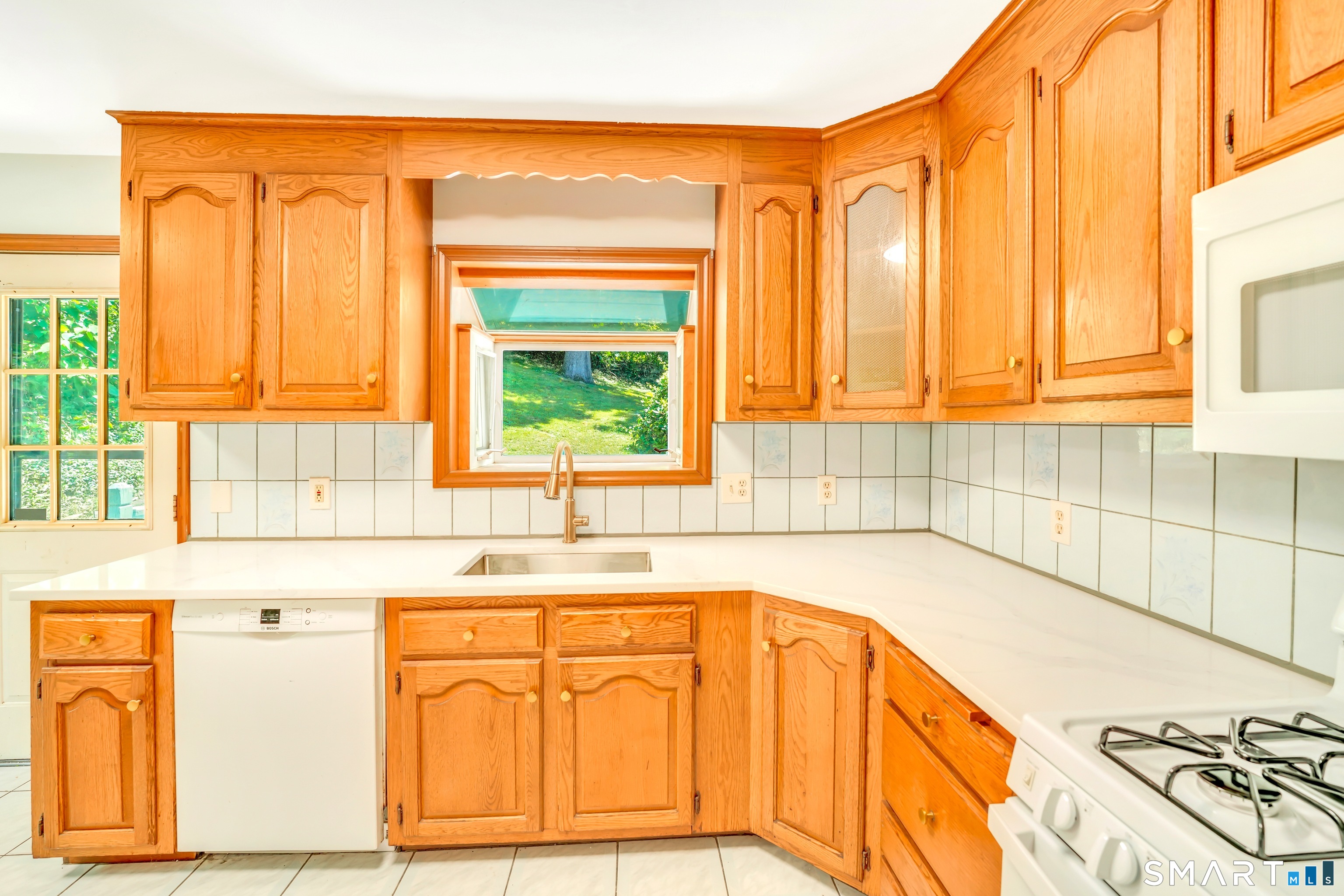 380 Farmington Avenue Property Photo 4