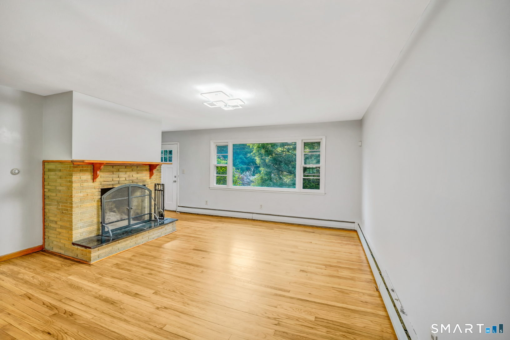 380 Farmington Avenue Property Photo 6