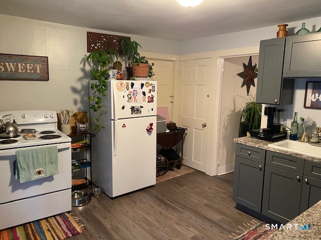 71 Railroad Street Property Photo 3