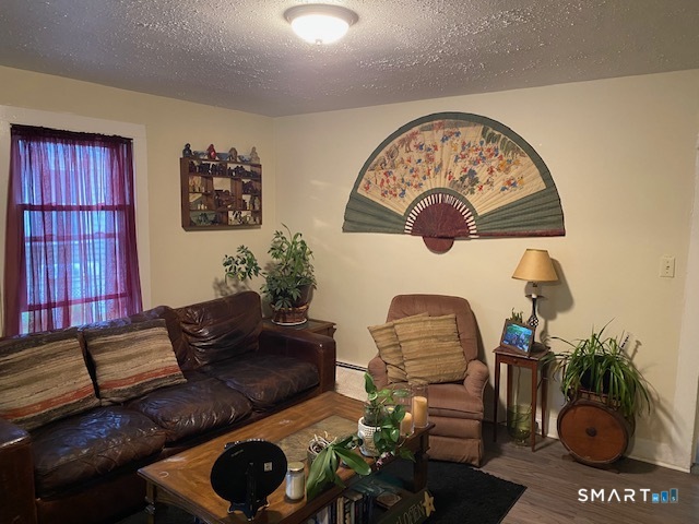 71 Railroad Street Property Photo 4