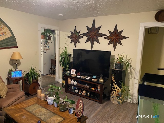 71 Railroad Street Property Photo 5