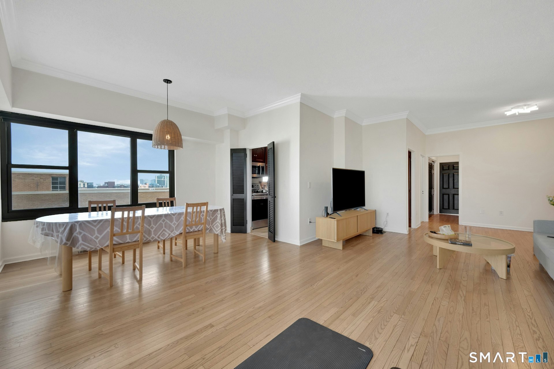 44 Strawberry Hill 12f Avenue Property Photo 2