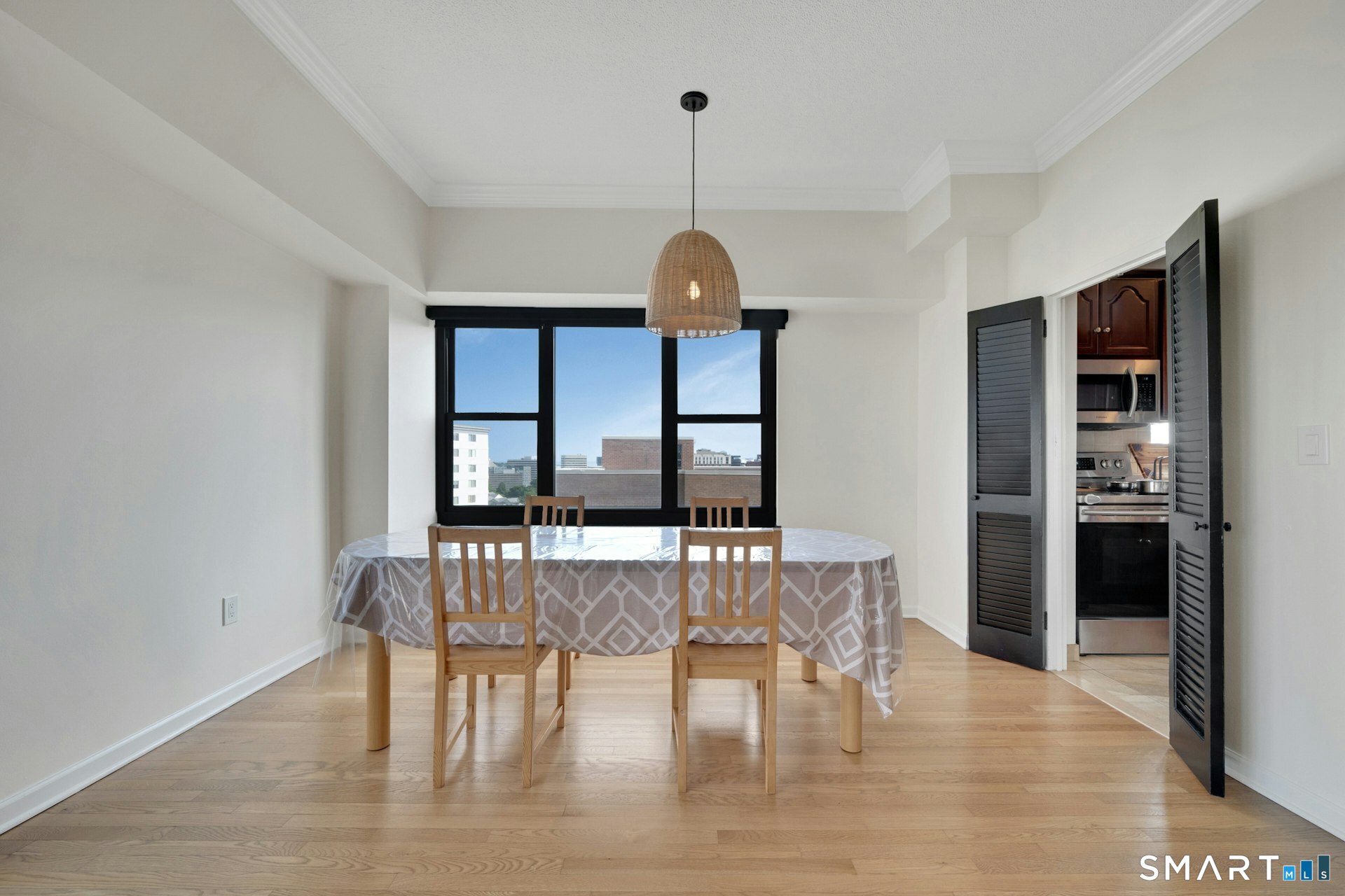44 Strawberry Hill 12f Avenue Property Photo 7
