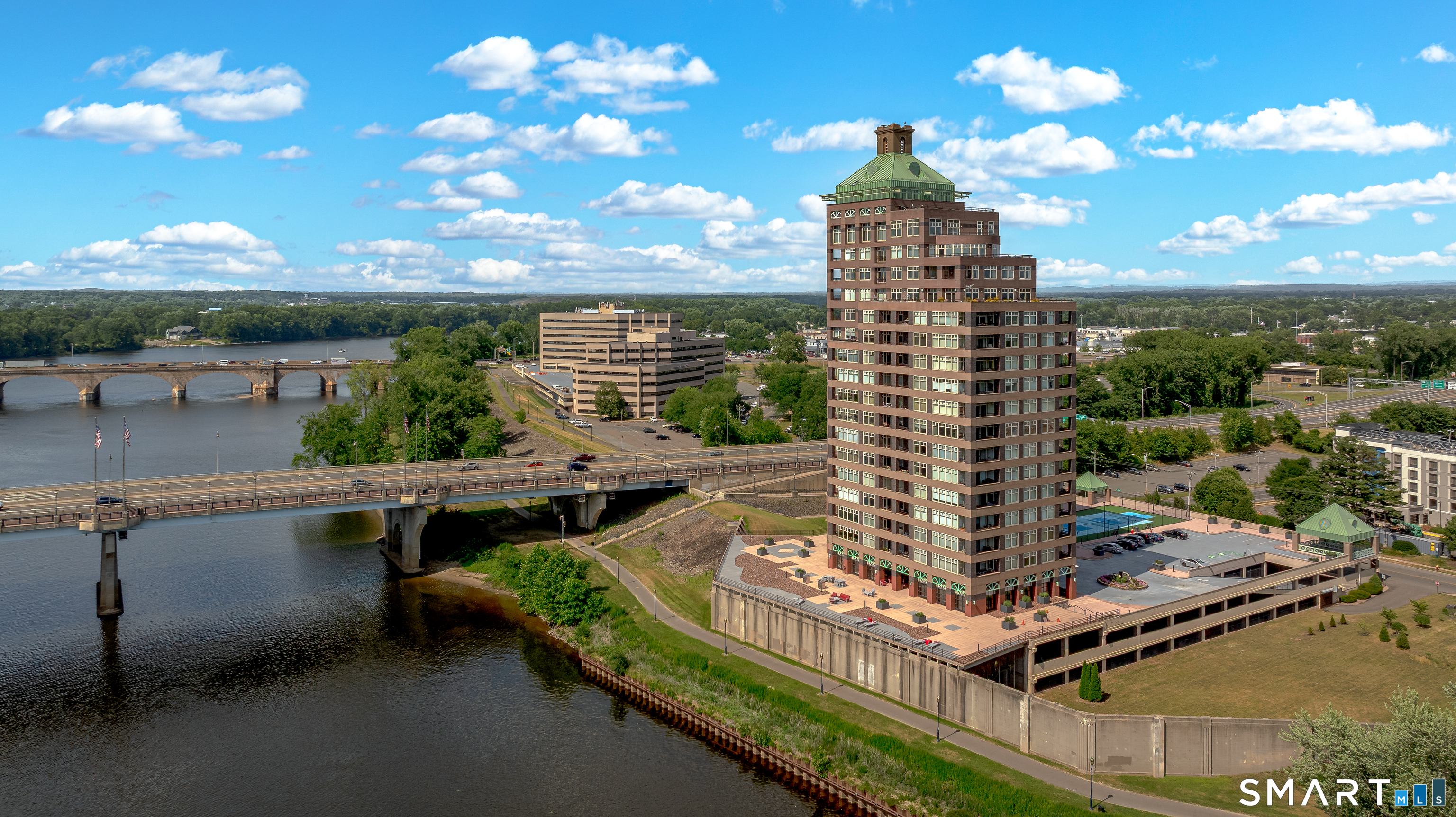 235 River East 1501 Drive