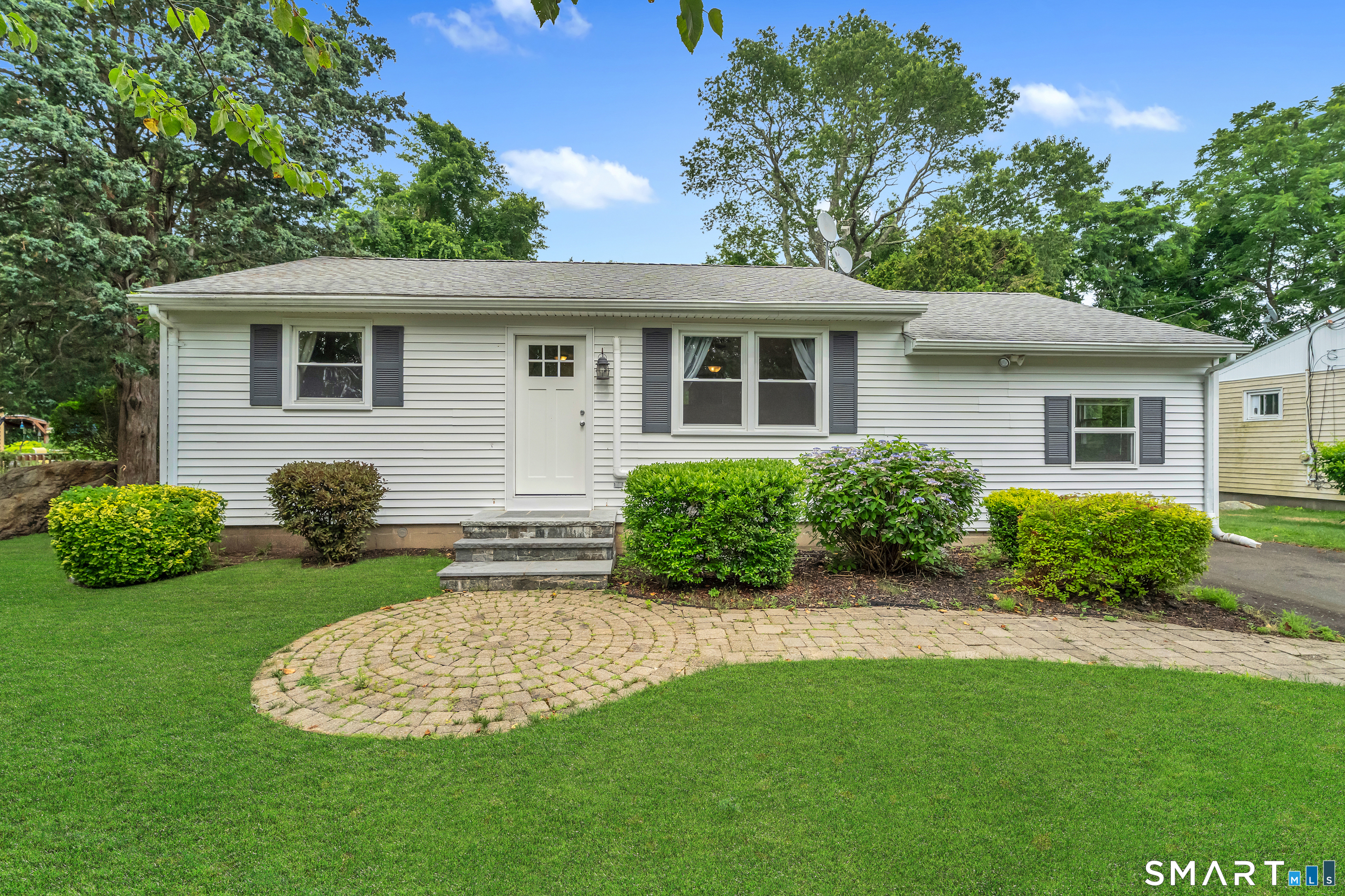 10 Highland Drive Property Photo 1