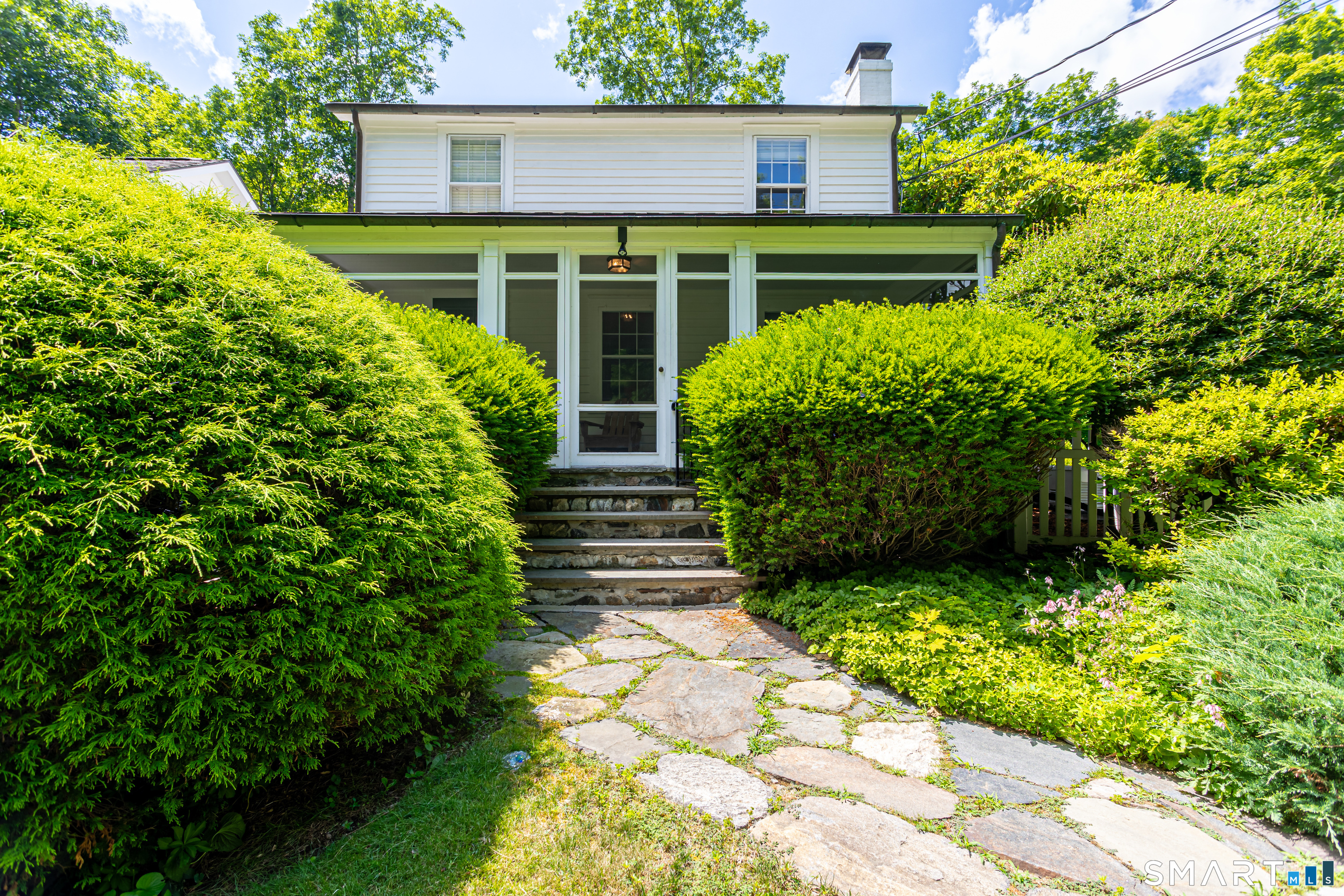 896 Westport Road Property Photo 4