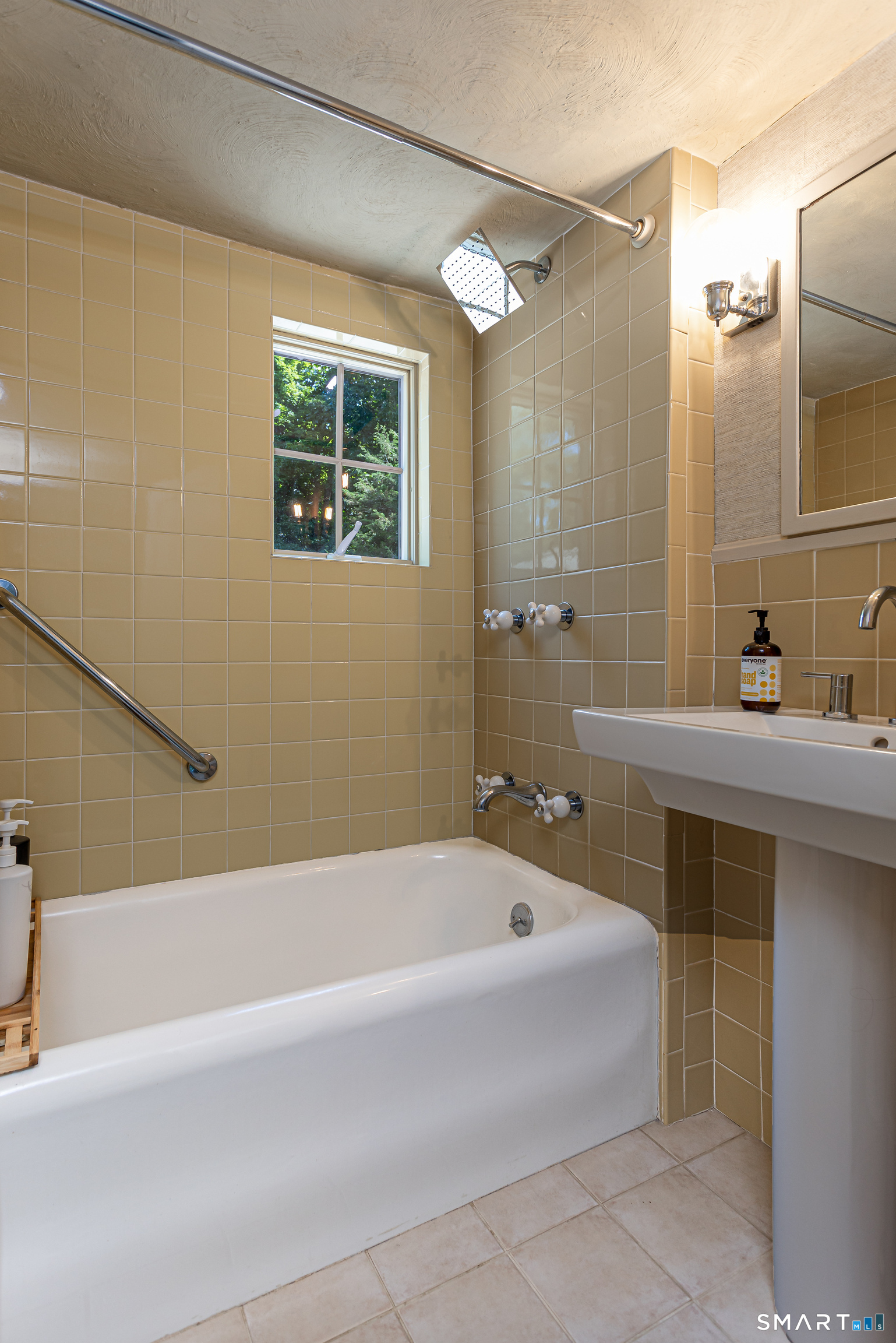 896 Westport Road Property Photo 23
